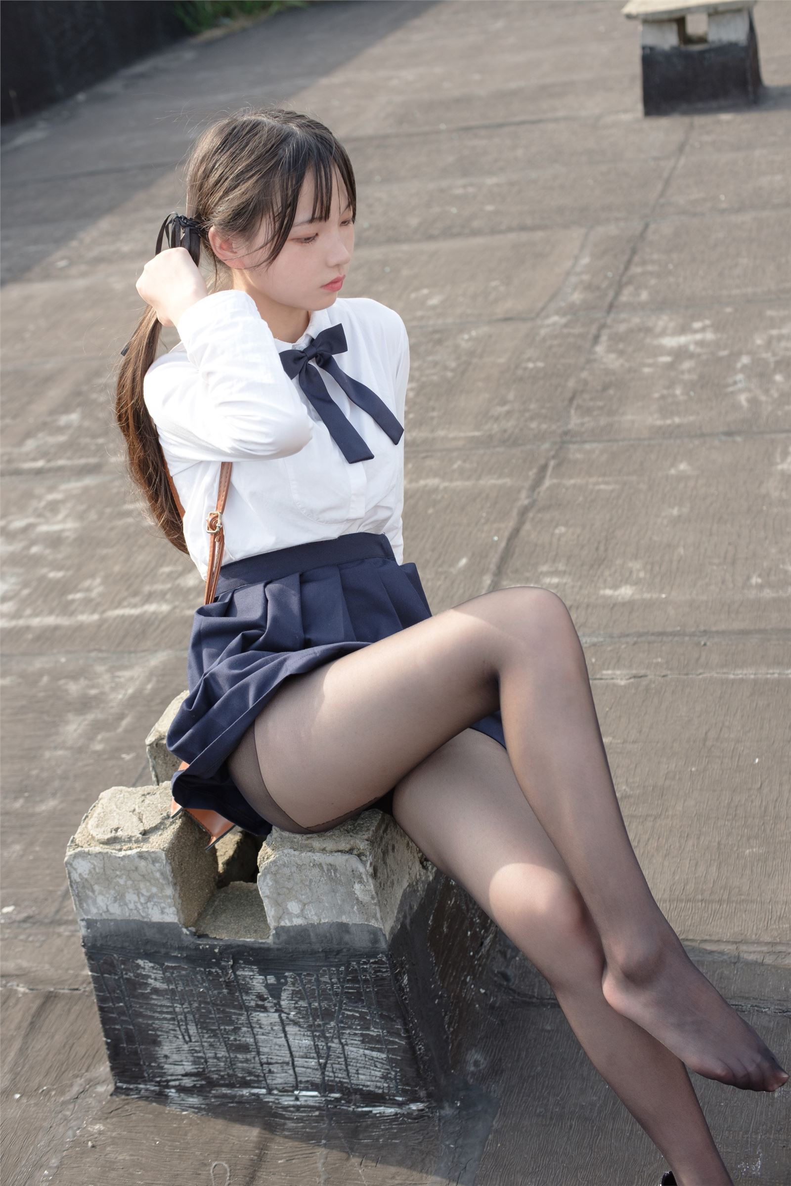 森萝财团写真 - [SSR-009] 户外黑丝学妹