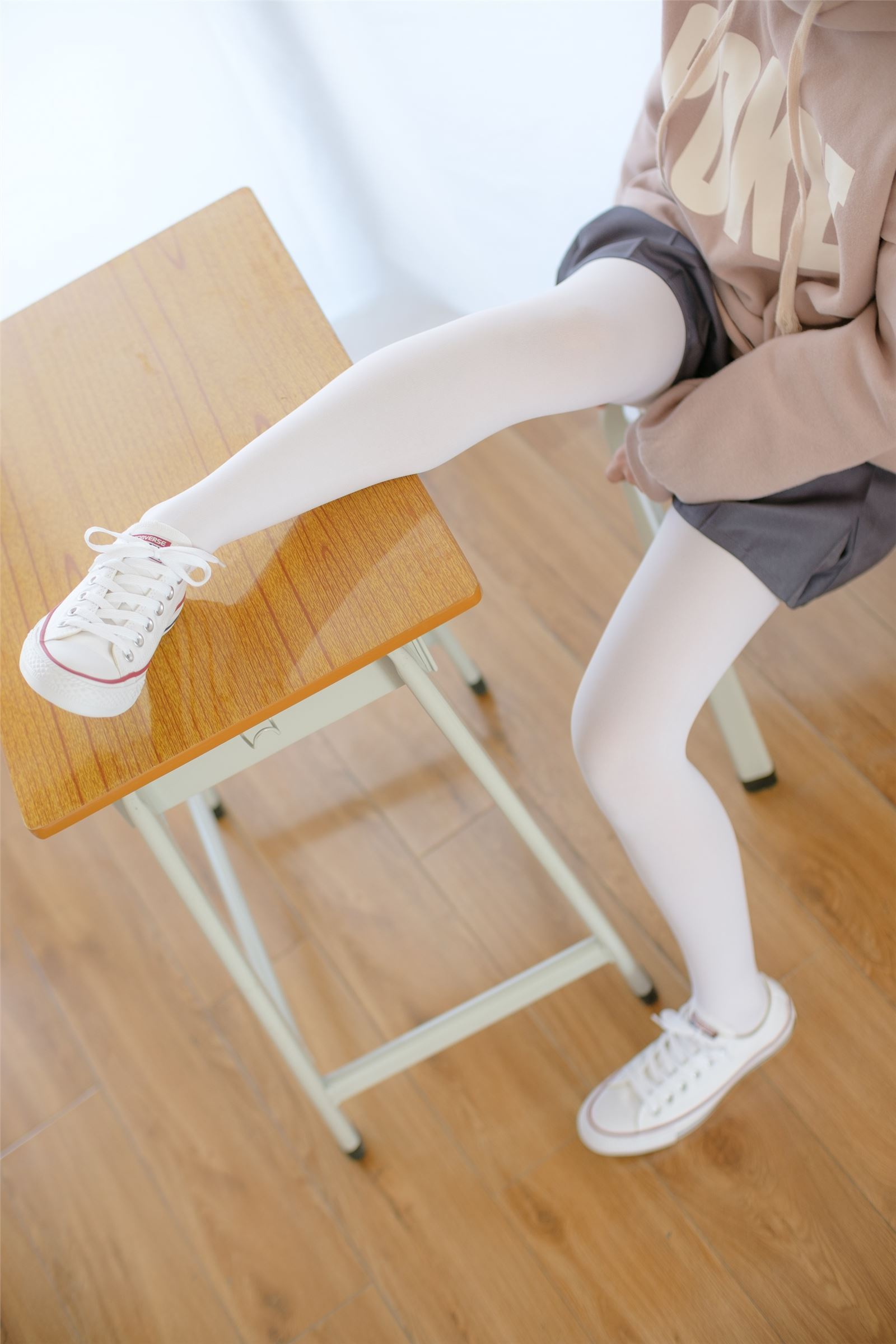 森萝财团写真 - [X-002] 白丝运动风