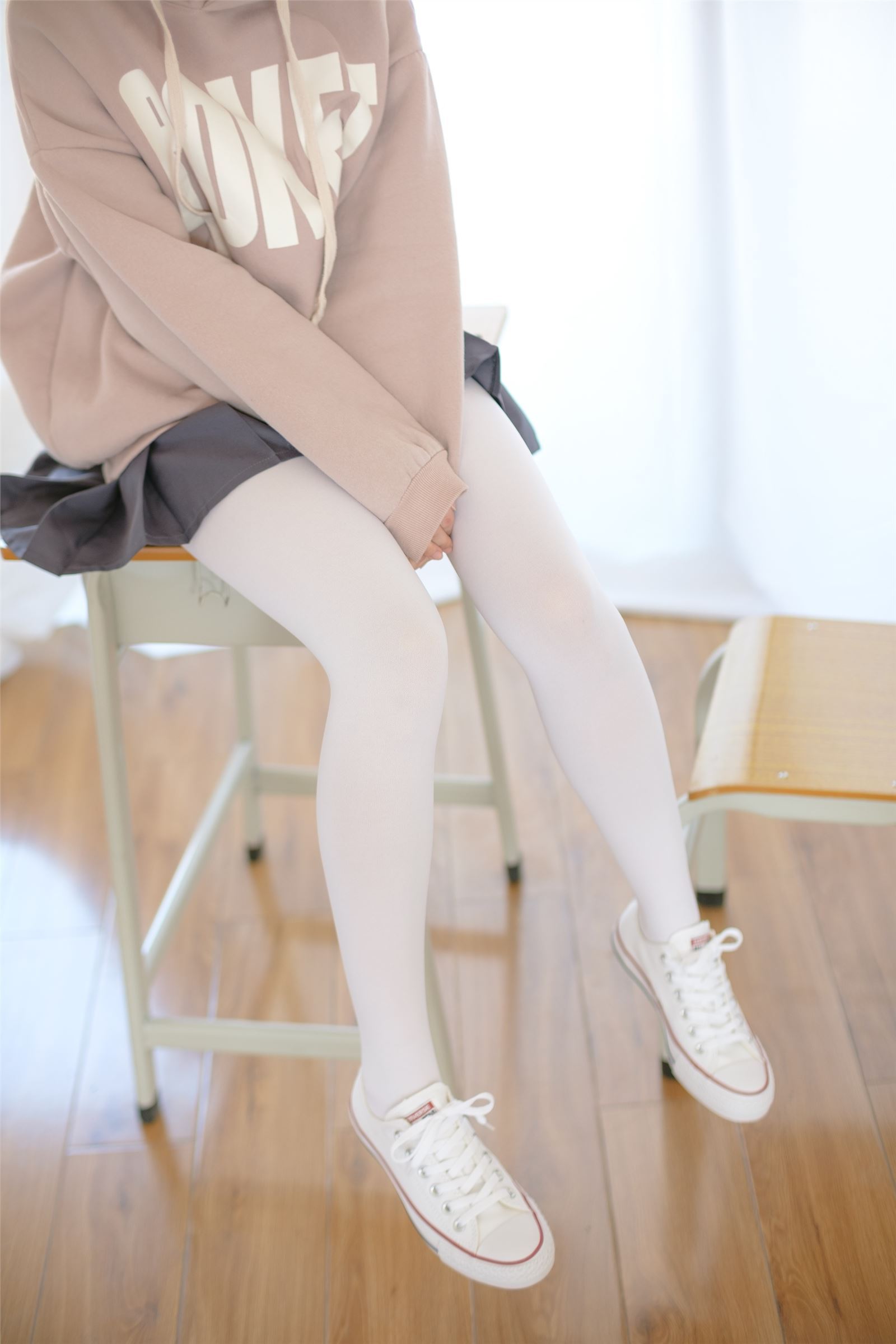 森萝财团写真 - [X-002] 白丝运动风