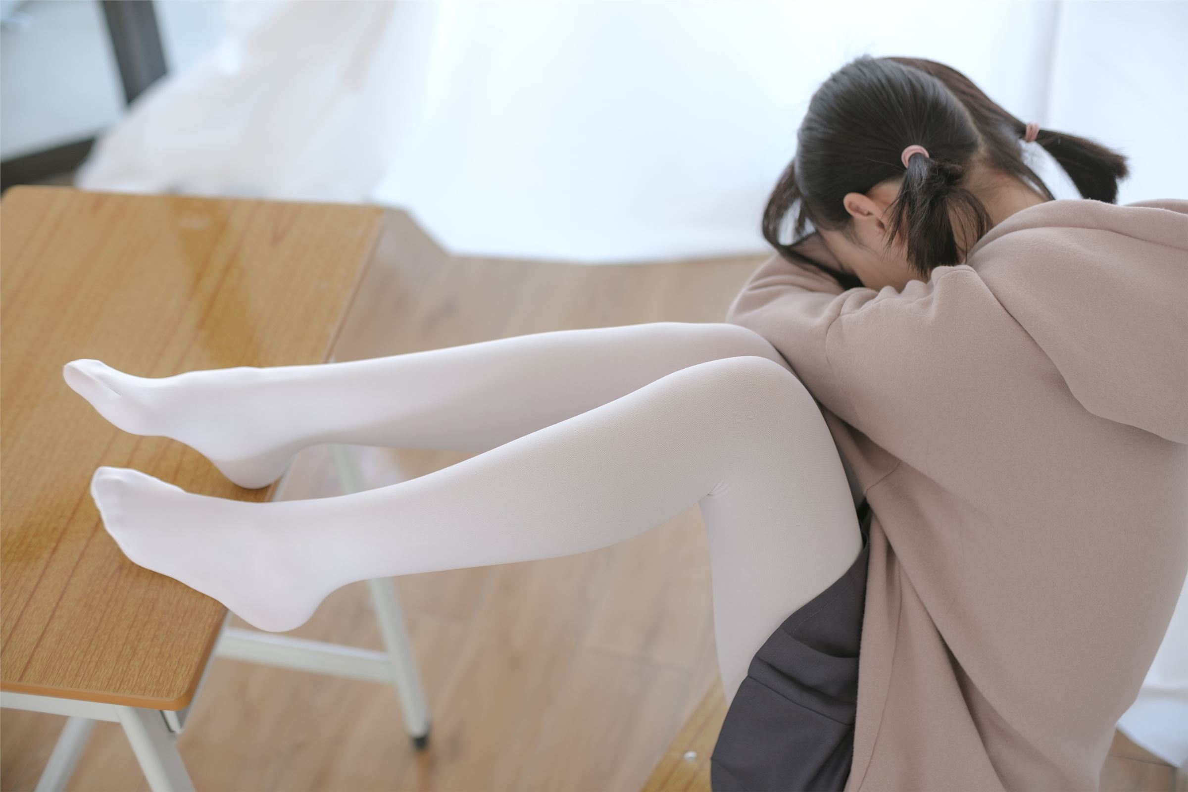 森萝财团写真 - [X-002] 白丝运动风