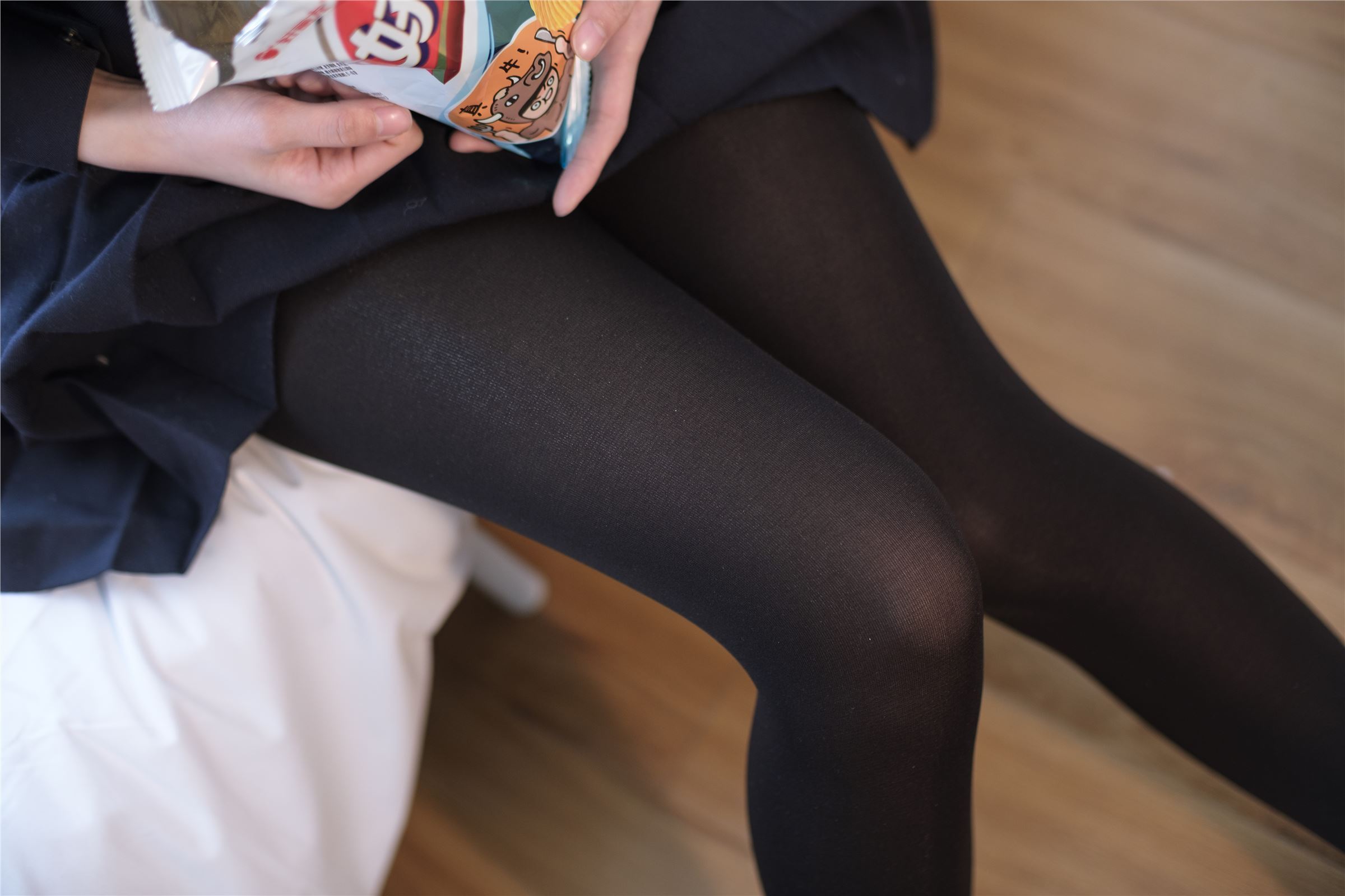 森萝财团写真 - [X-004] 黑色·丝足