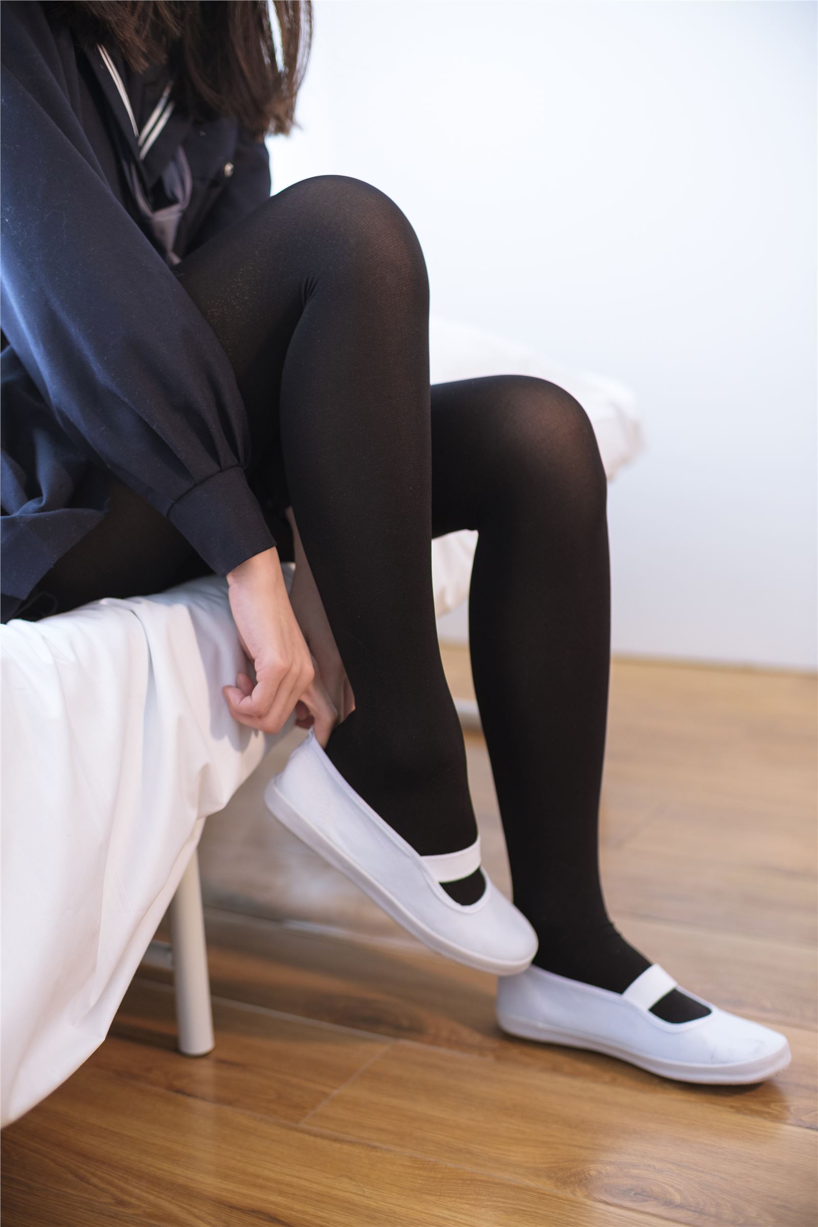 森萝财团写真 - [X-004] 黑色·丝足