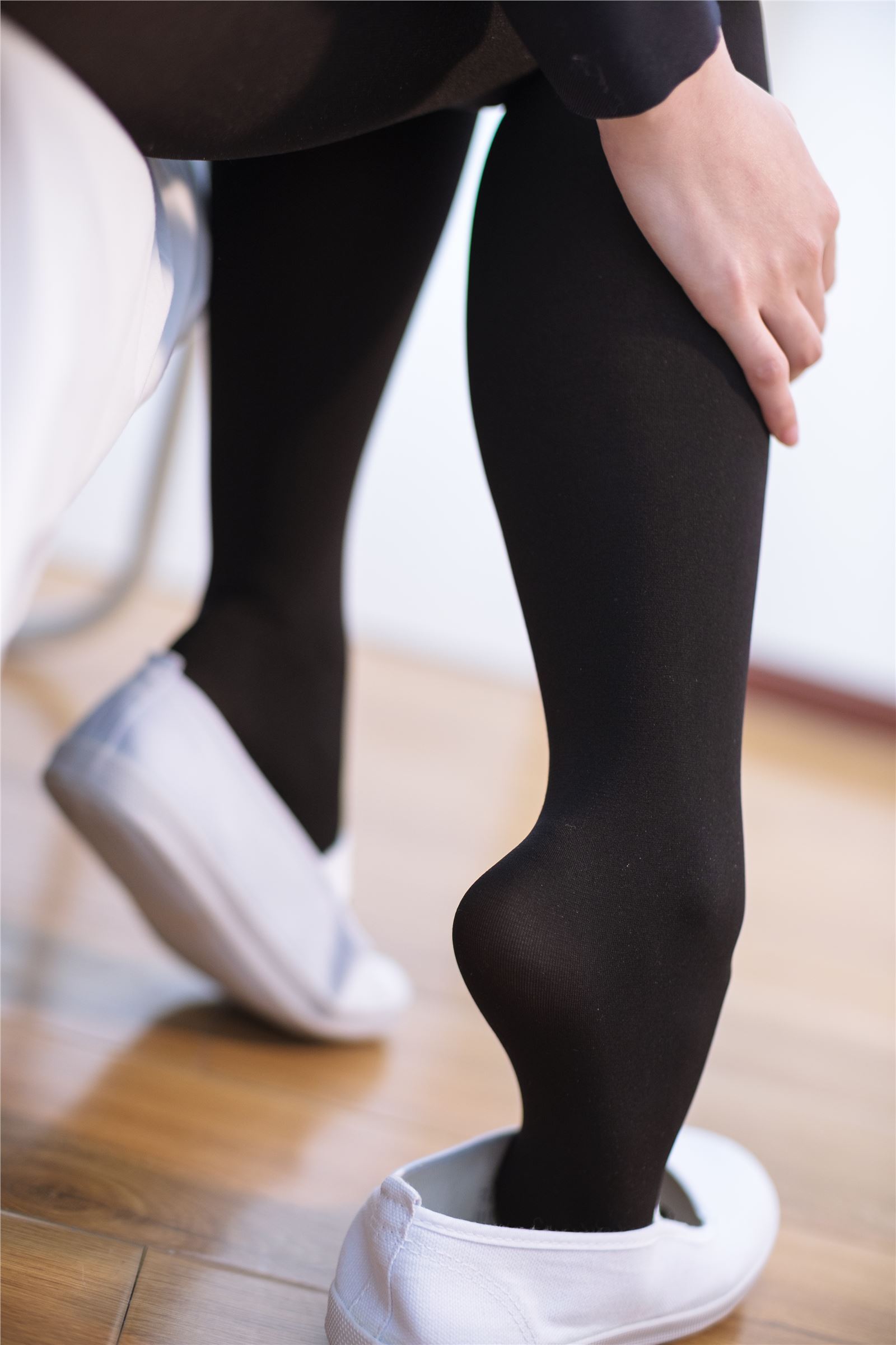 森萝财团写真 - [X-004] 黑色·丝足