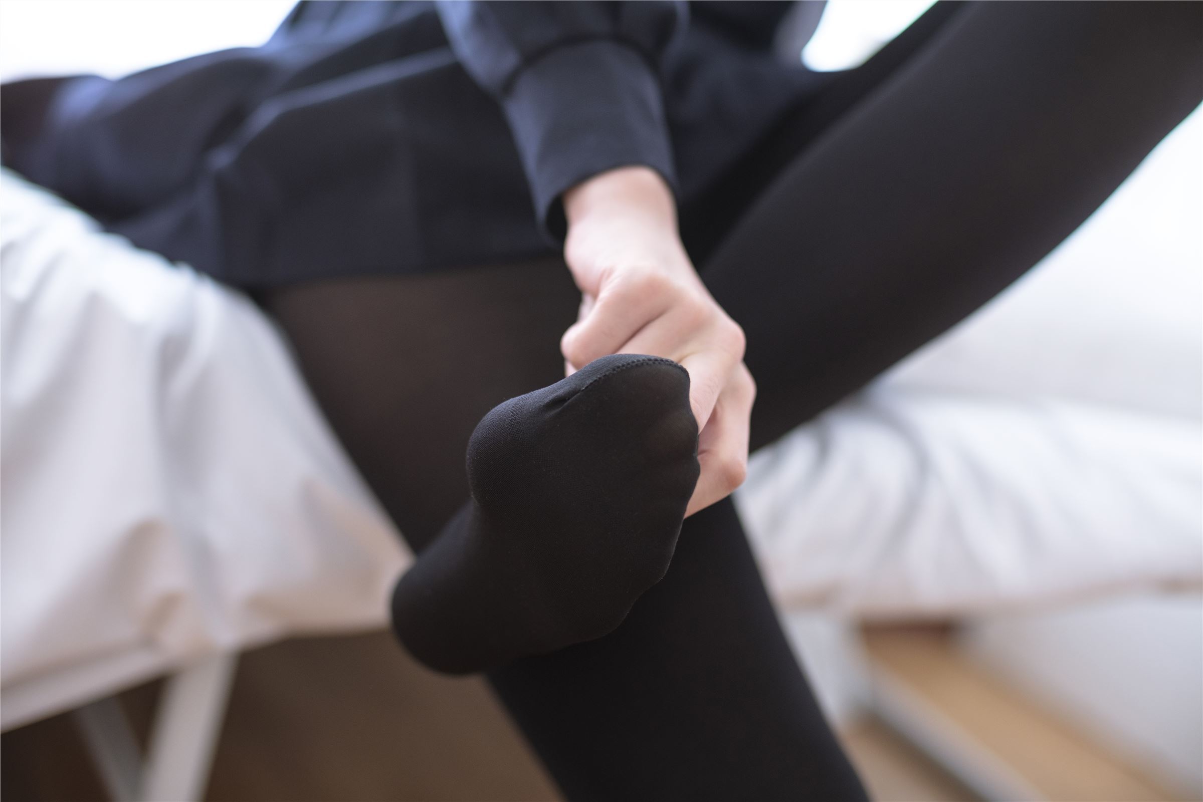 森萝财团写真 - [X-004] 黑色·丝足