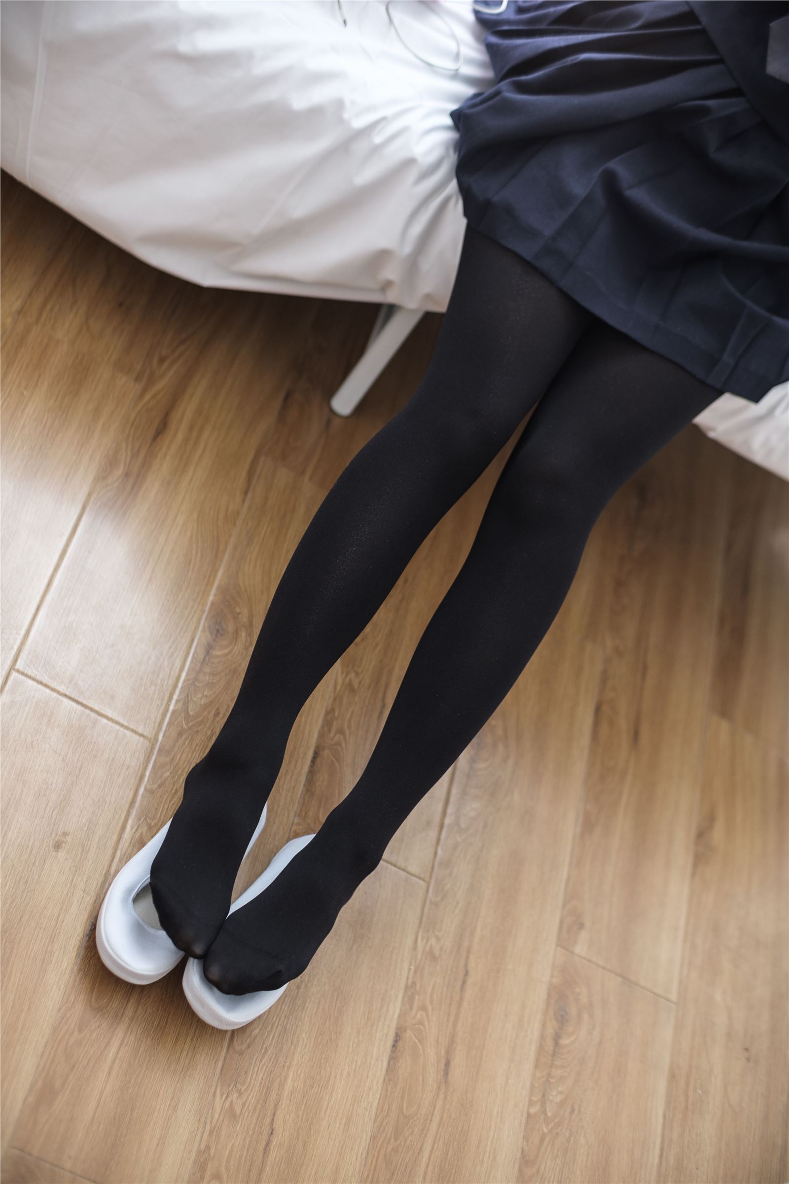 森萝财团写真 - [X-004] 黑色·丝足