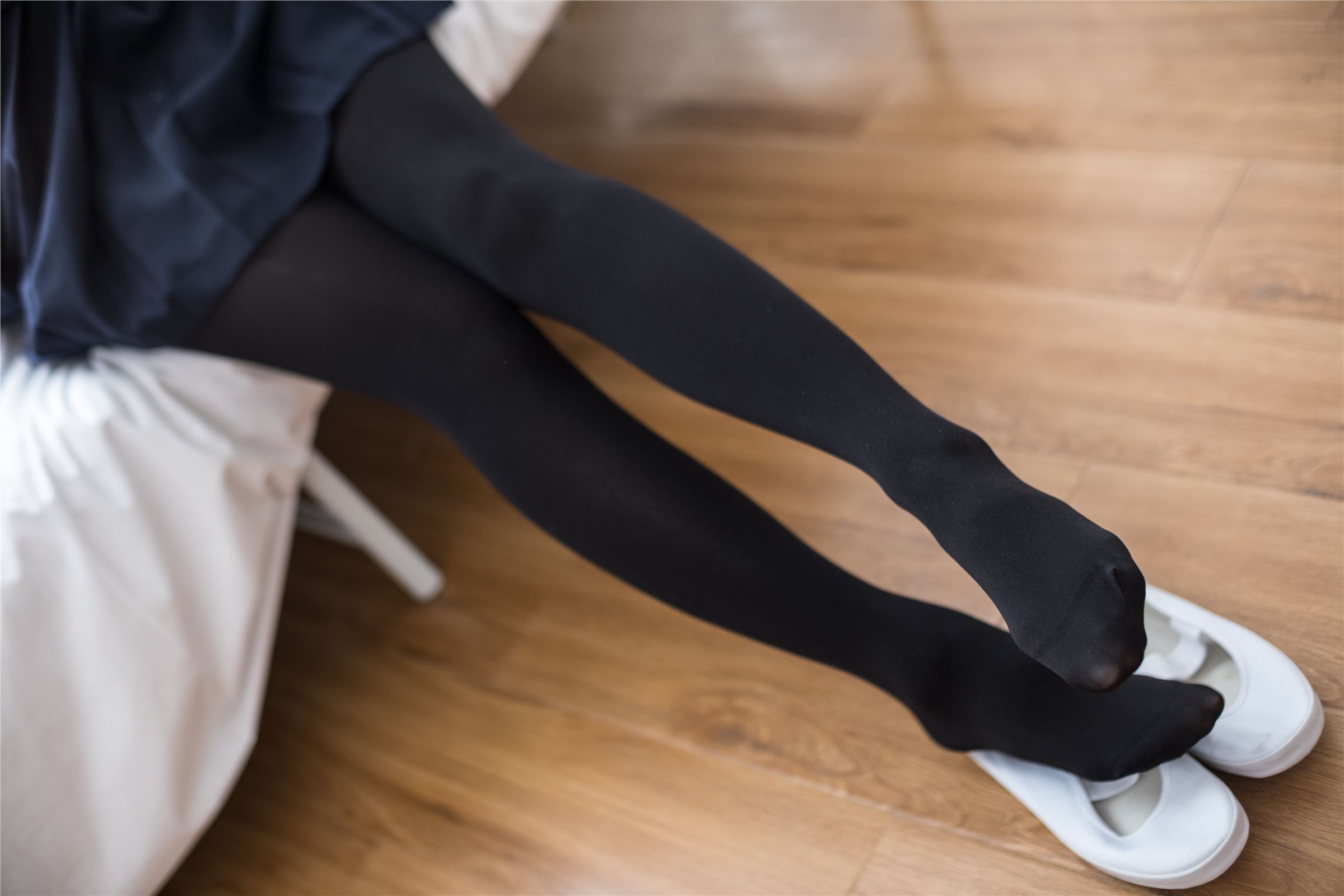 森萝财团写真 - [X-004] 黑色·丝足