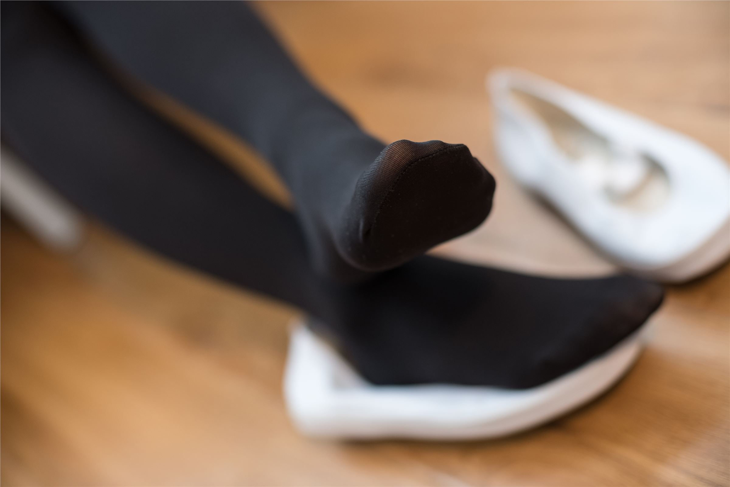 森萝财团写真 - [X-004] 黑色·丝足