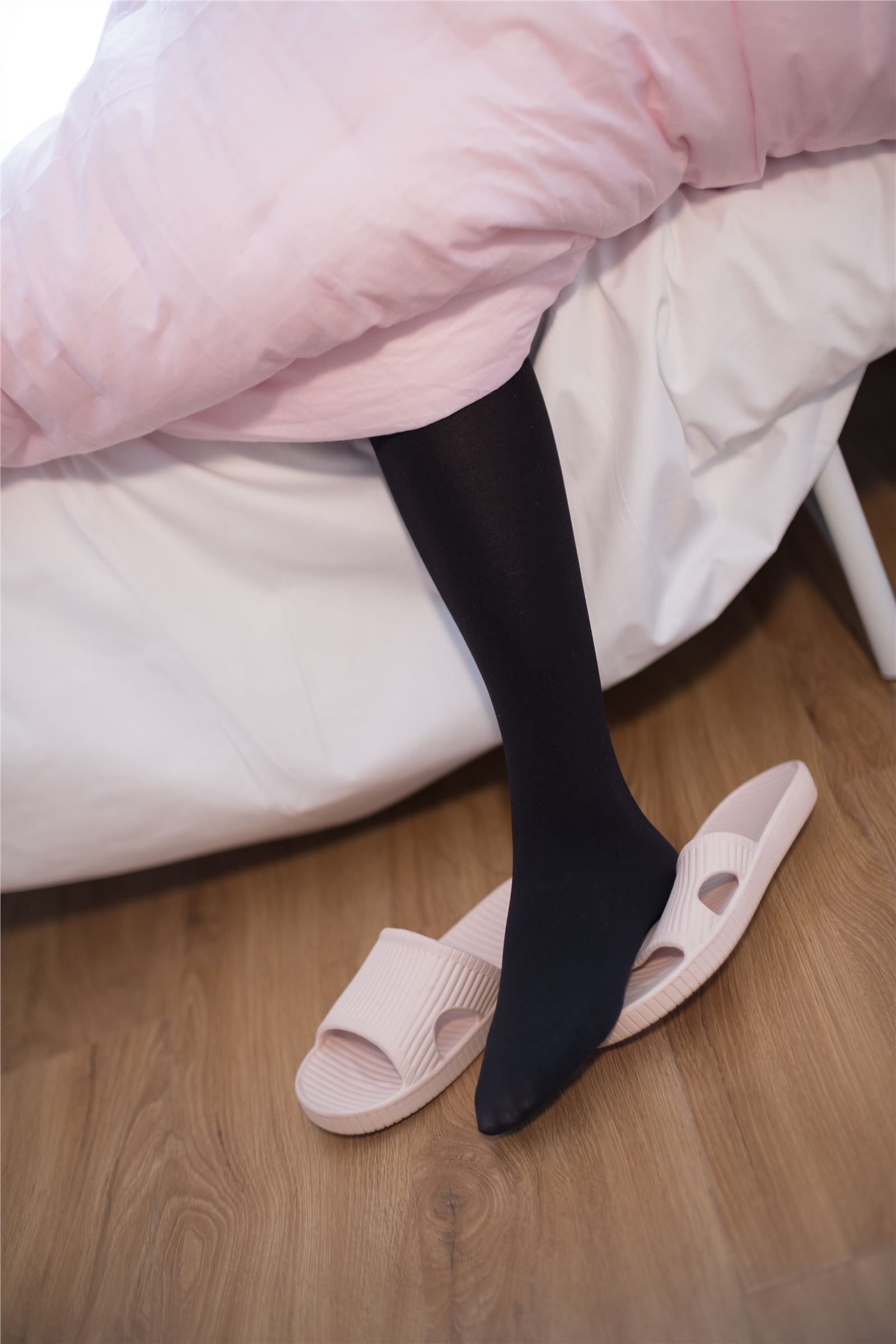 森萝财团写真 - [X-004] 黑色·丝足