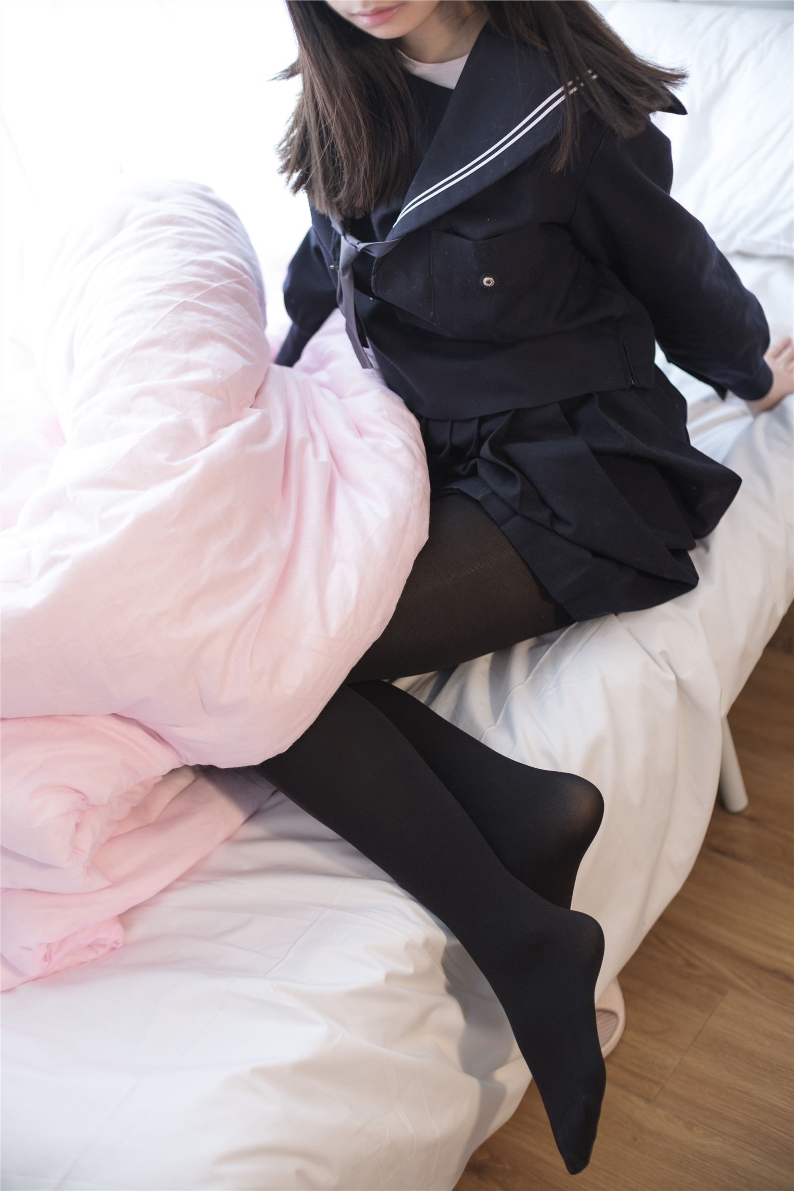 森萝财团写真 - [X-004] 黑色·丝足