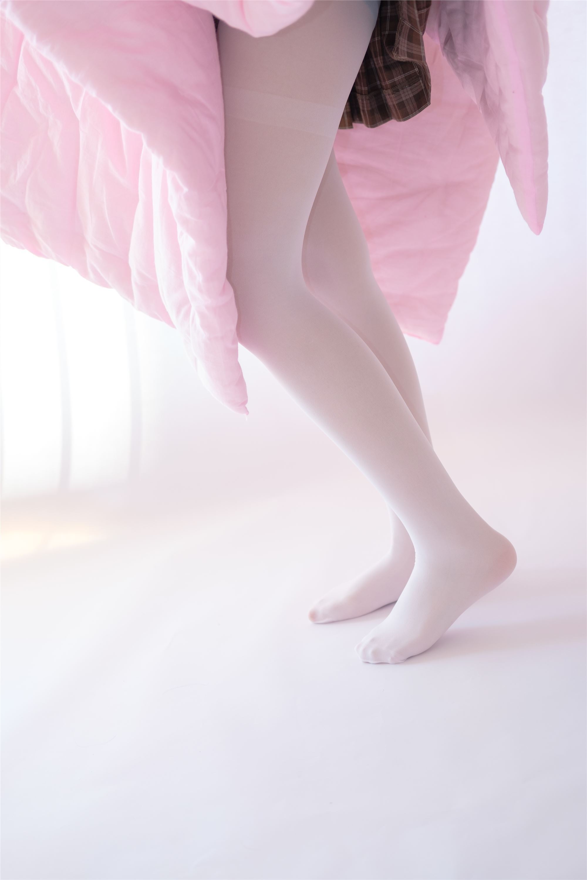 [森萝财团]萝莉丝足写真 X-011