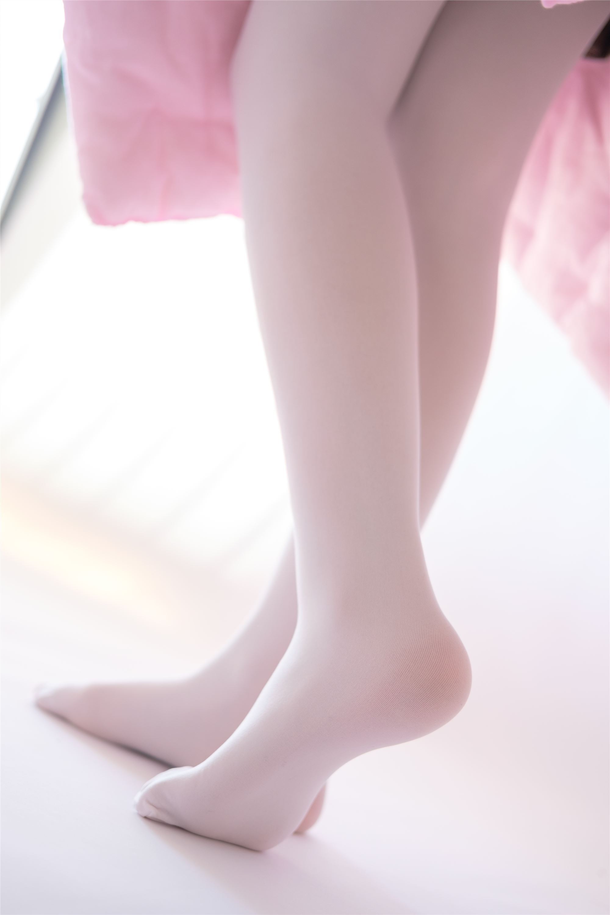 [森萝财团]萝莉丝足写真 X-011