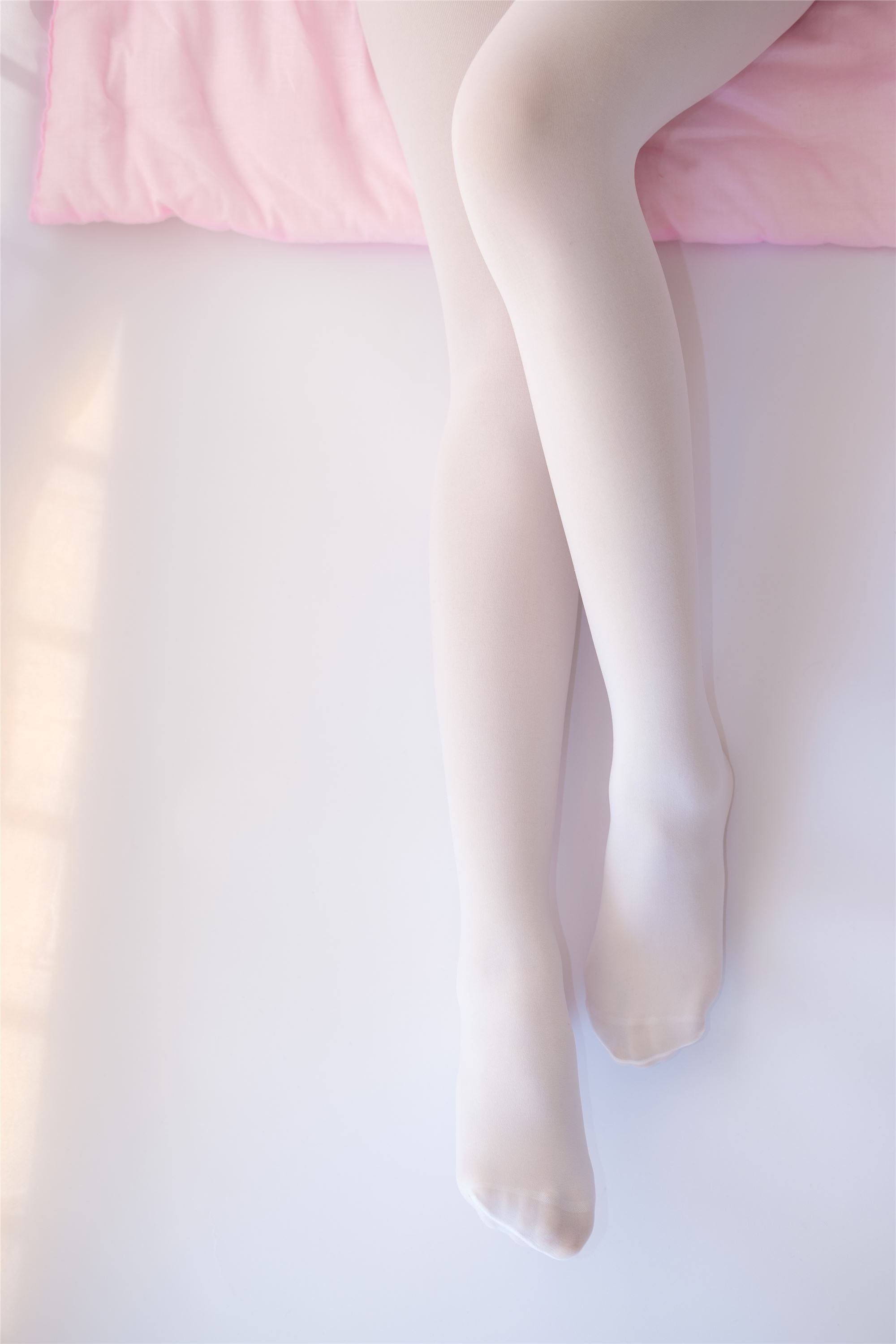 [森萝财团]萝莉丝足写真 X-011