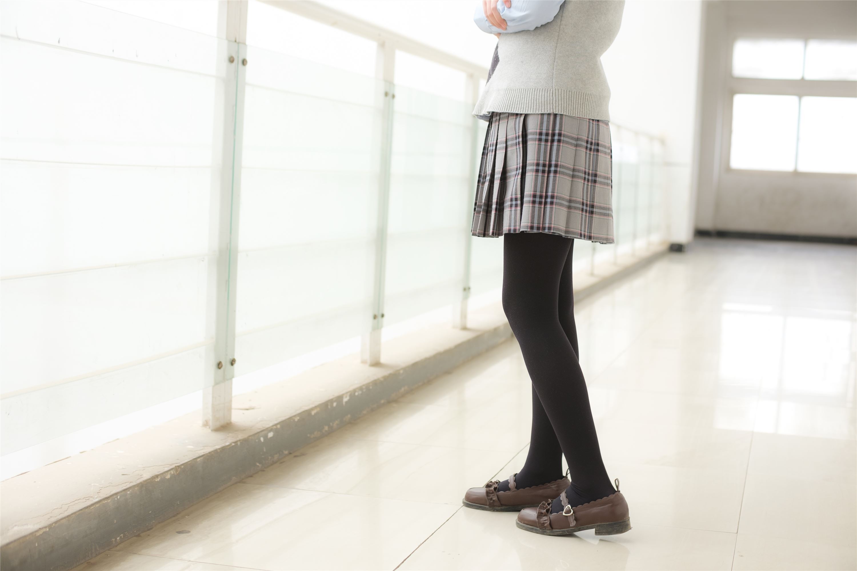 [森萝财团]萝莉丝足写真 X-14