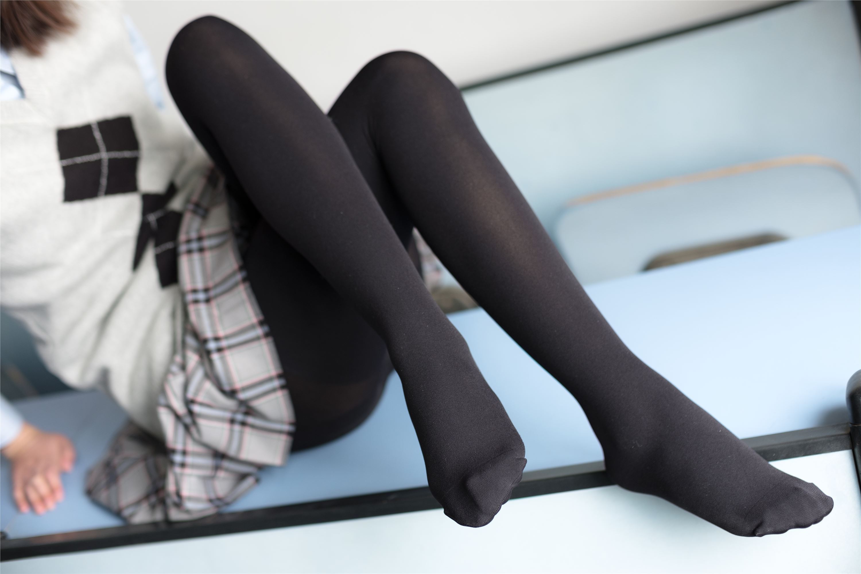 [森萝财团]萝莉丝足写真 X-14