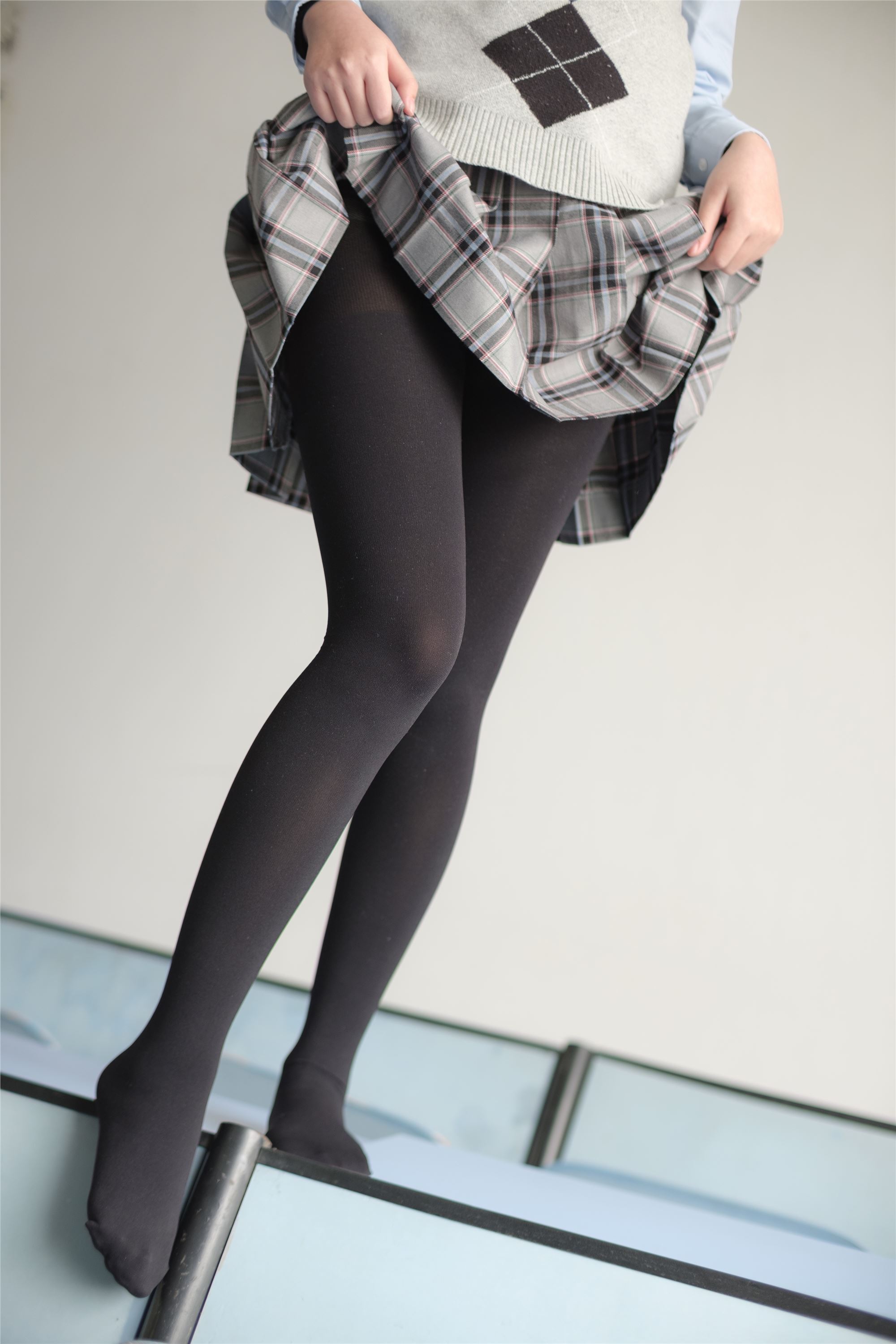 [森萝财团]萝莉丝足写真 X-14