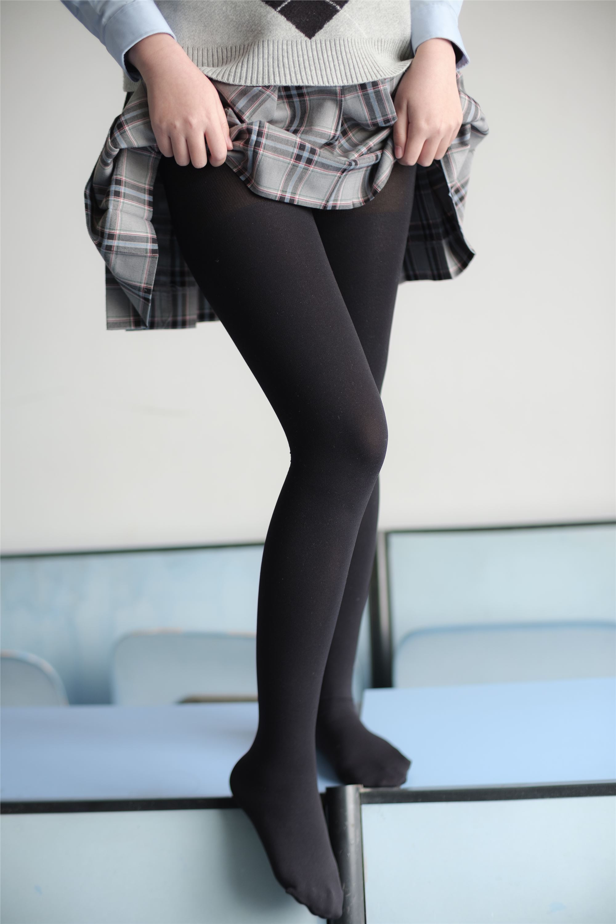 [森萝财团]萝莉丝足写真 X-14