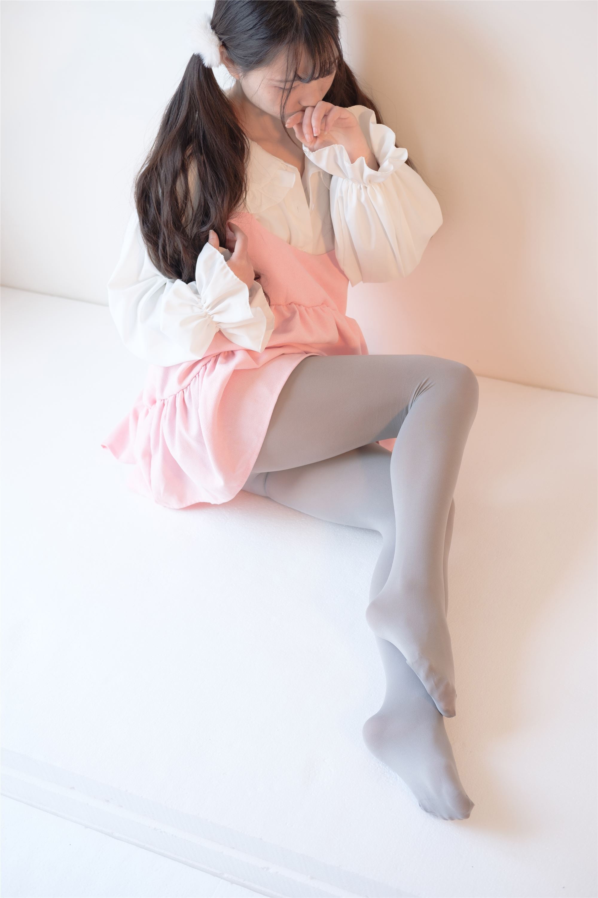 [森萝财团]萝莉丝足写真 X-015