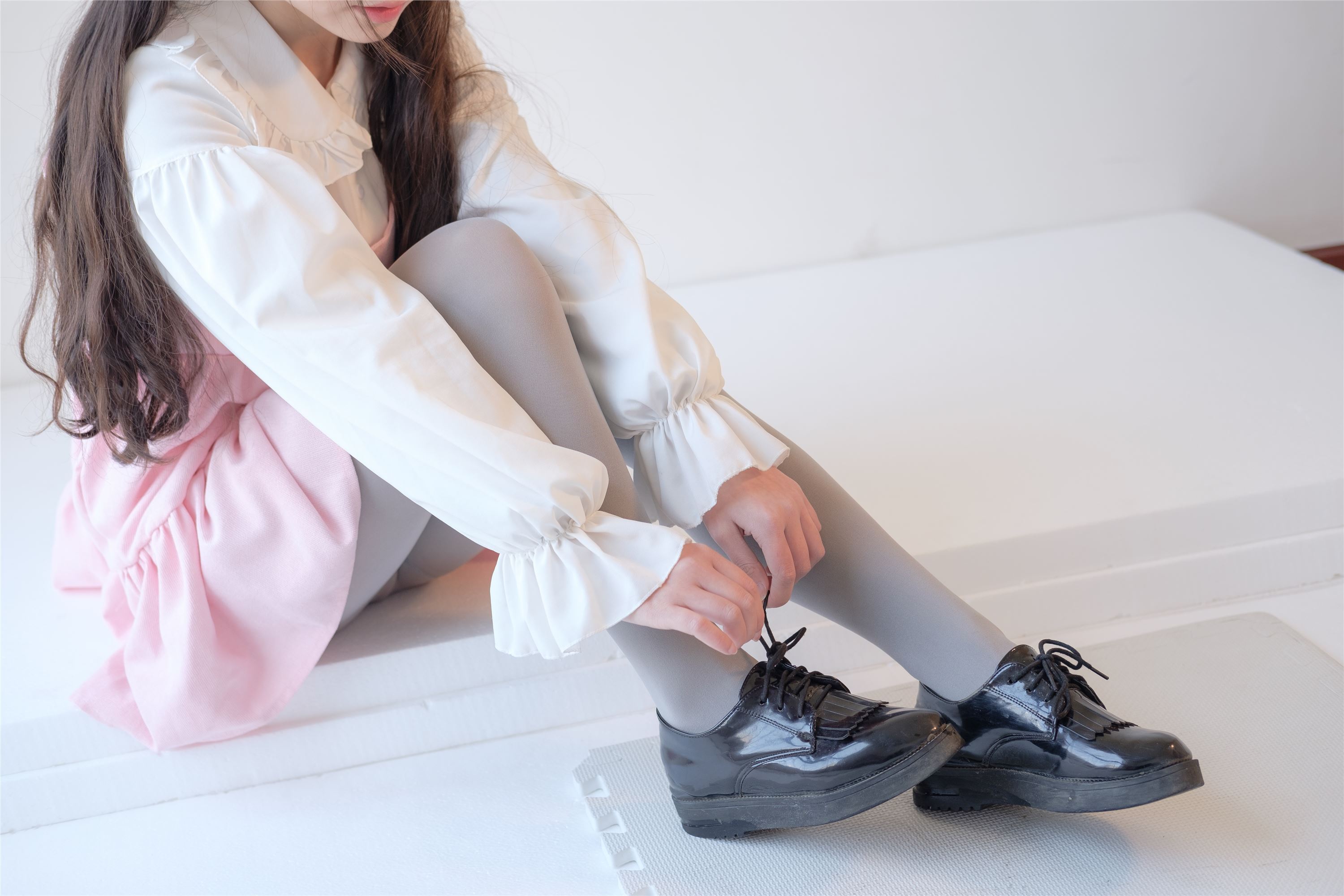 [森萝财团]萝莉丝足写真 X-015