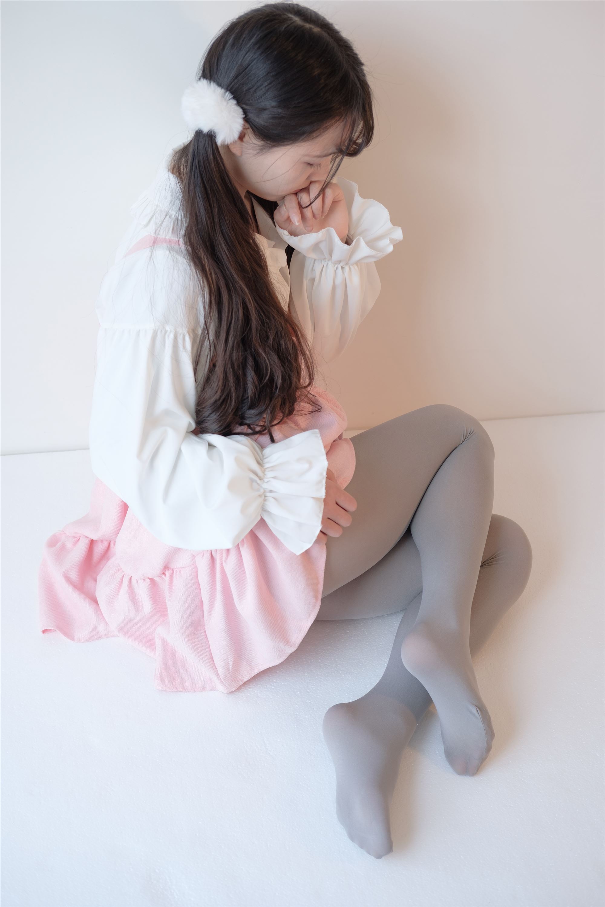 [森萝财团]萝莉丝足写真 X-015