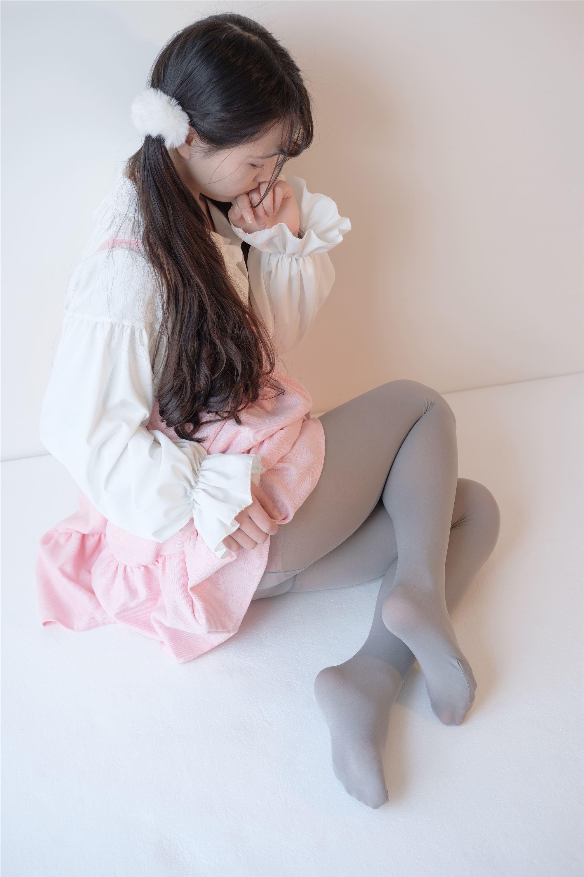 [森萝财团]萝莉丝足写真 X-015