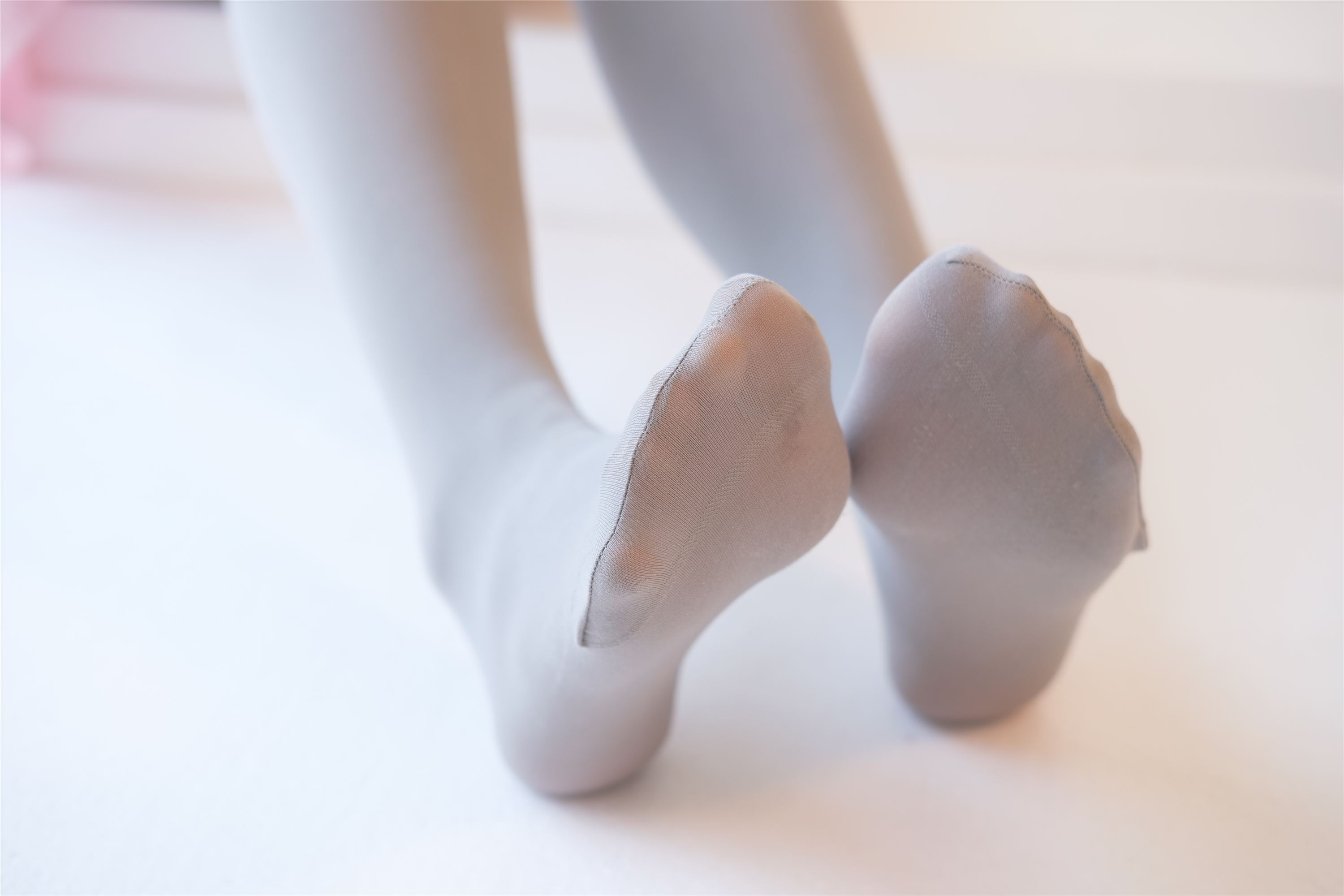 [森萝财团]萝莉丝足写真 X-015