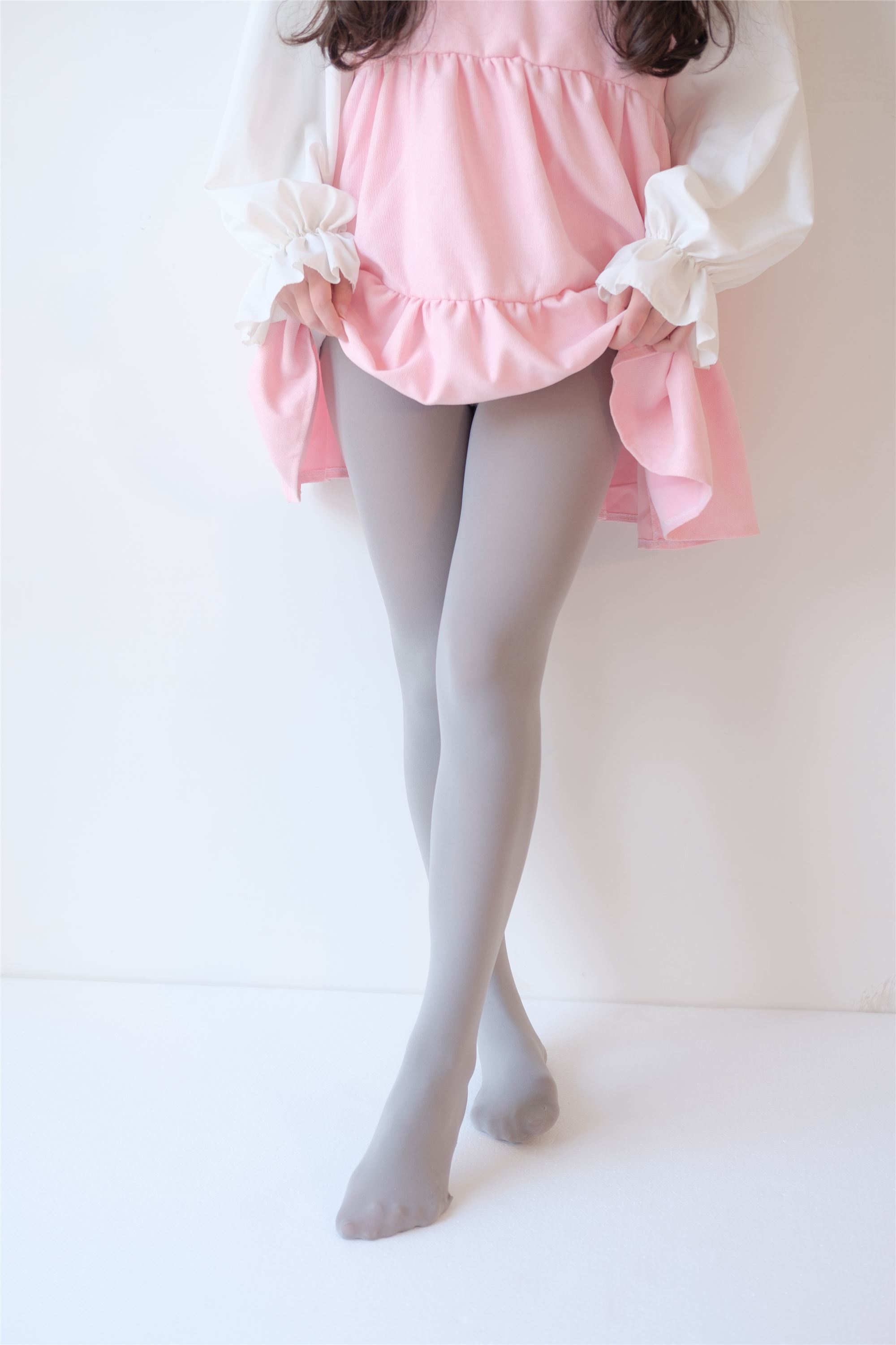 [森萝财团]萝莉丝足写真 X-015