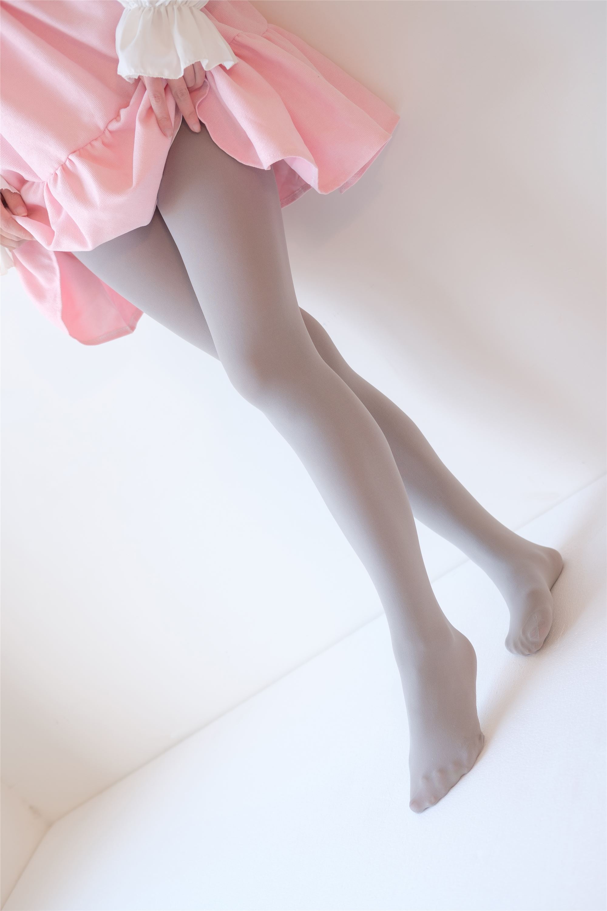 [森萝财团]萝莉丝足写真 X-015