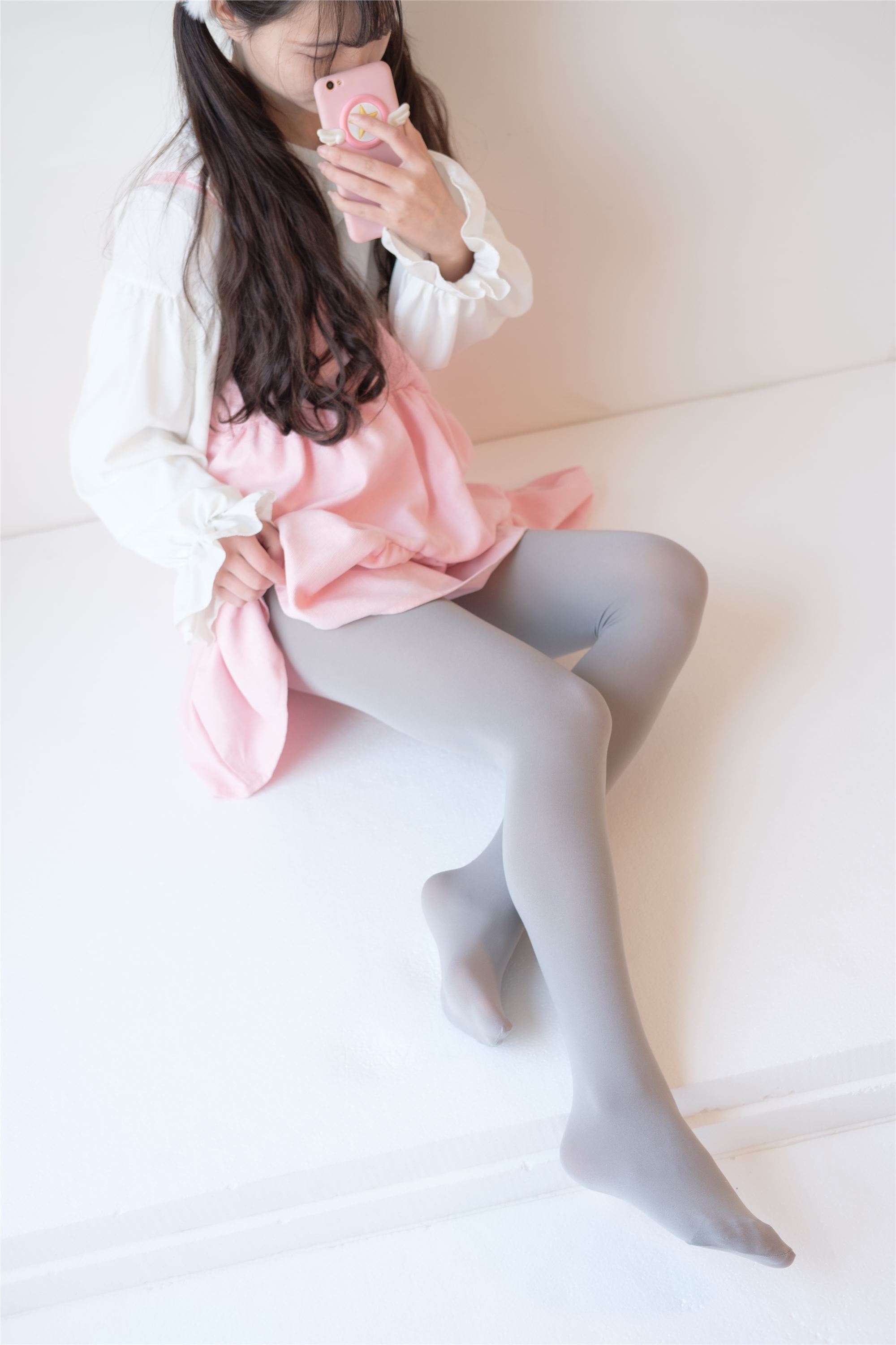 [森萝财团]萝莉丝足写真 X-015