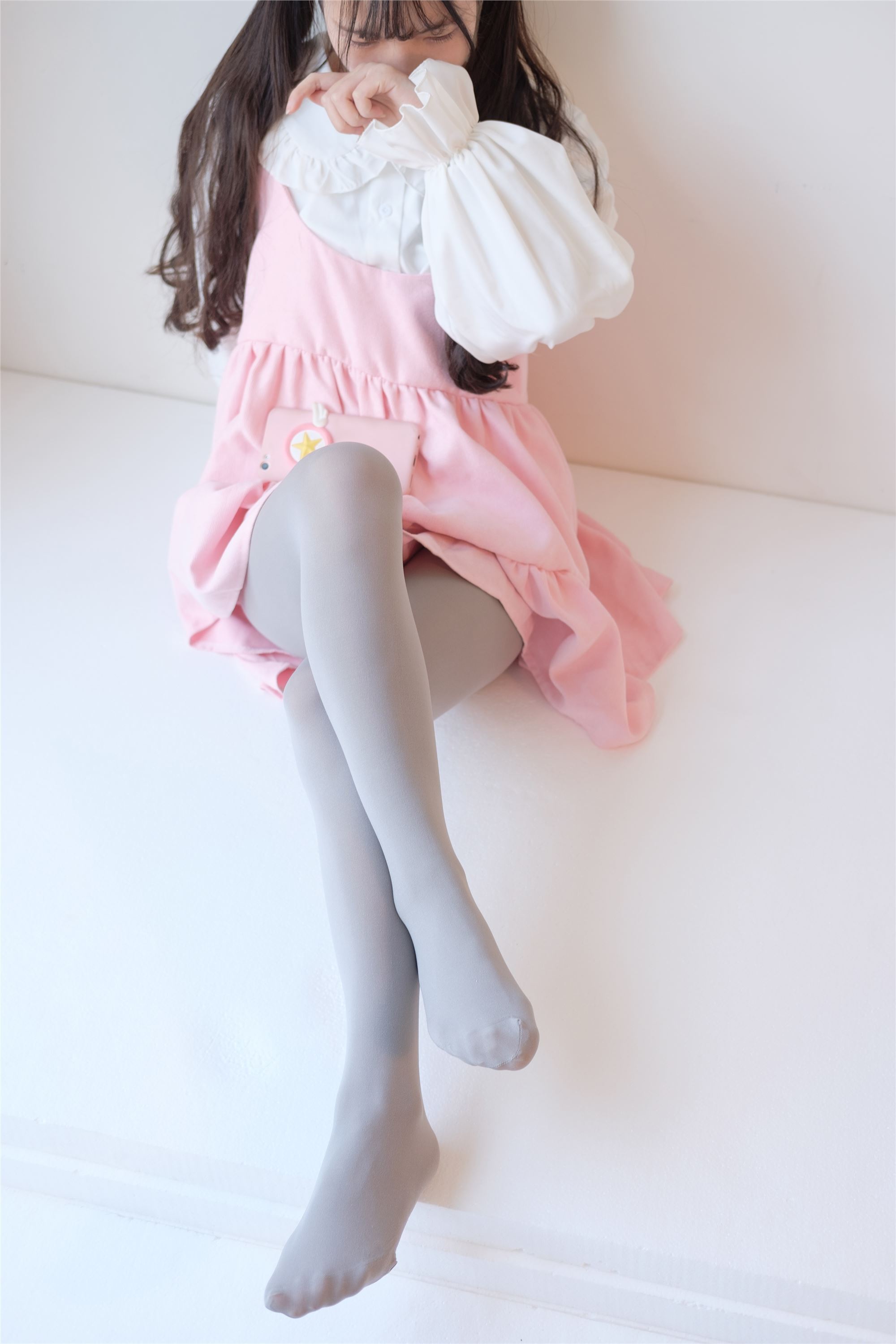 [森萝财团]萝莉丝足写真 X-015