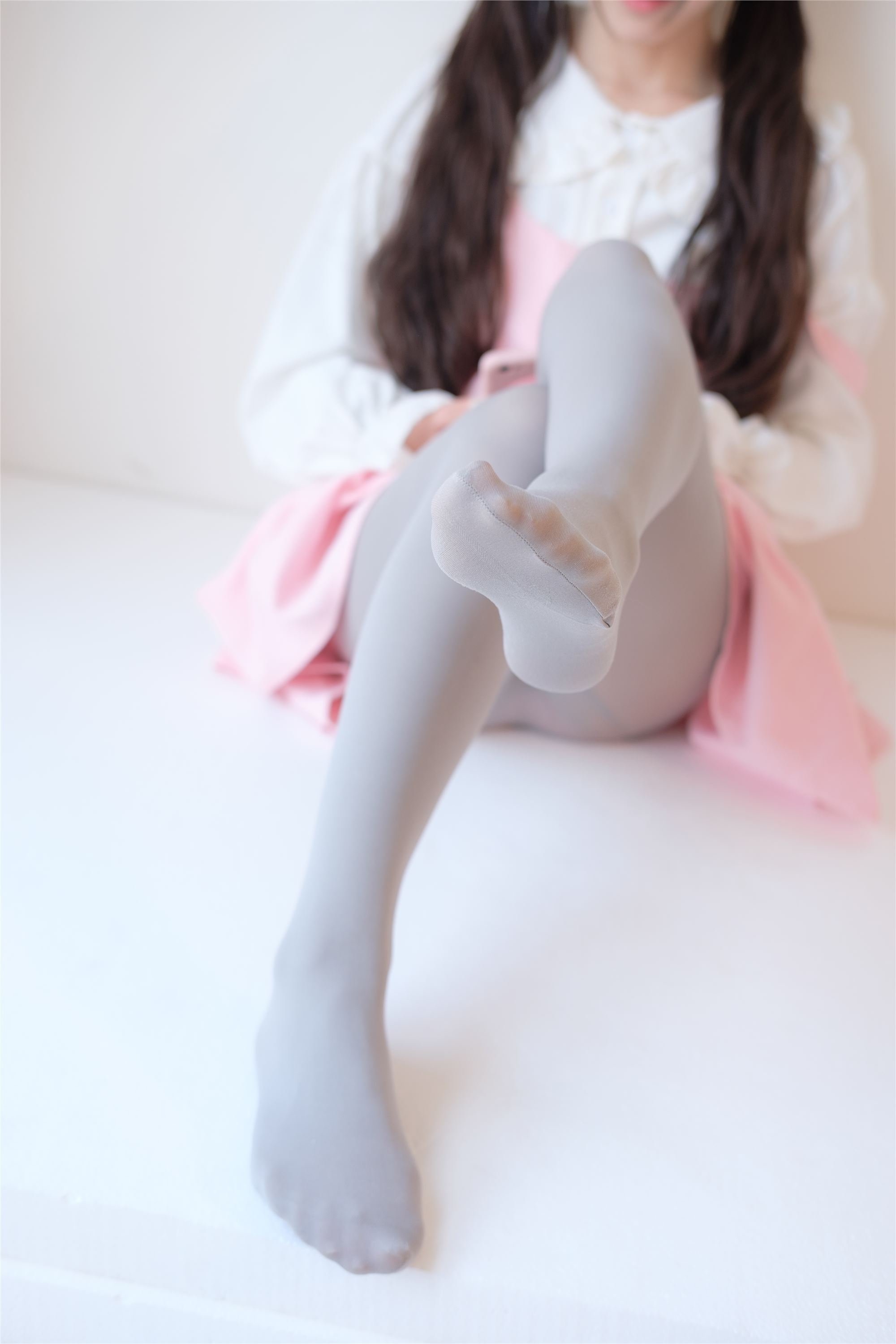 [森萝财团]萝莉丝足写真 X-015