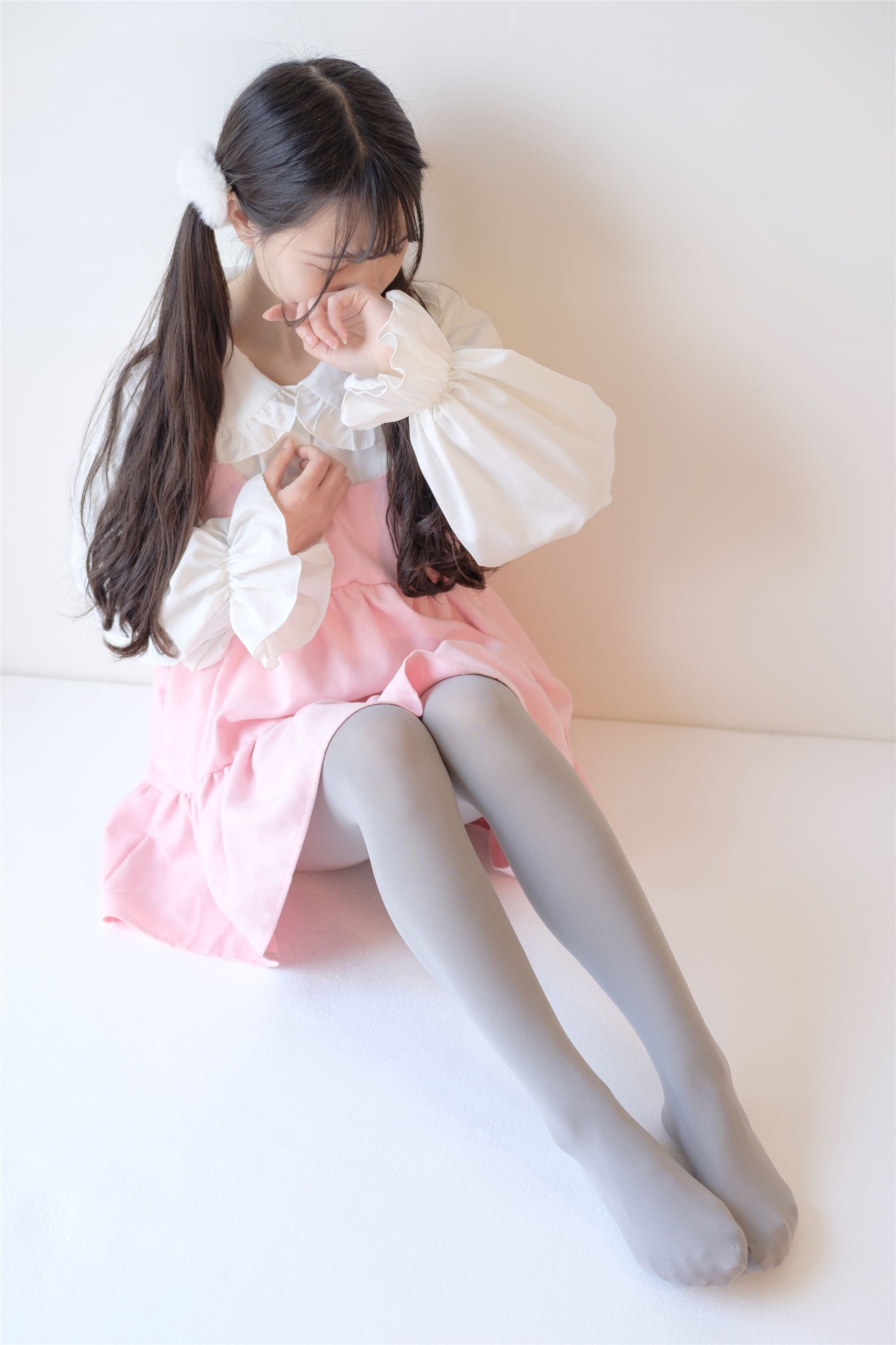 [森萝财团]萝莉丝足写真 X-015