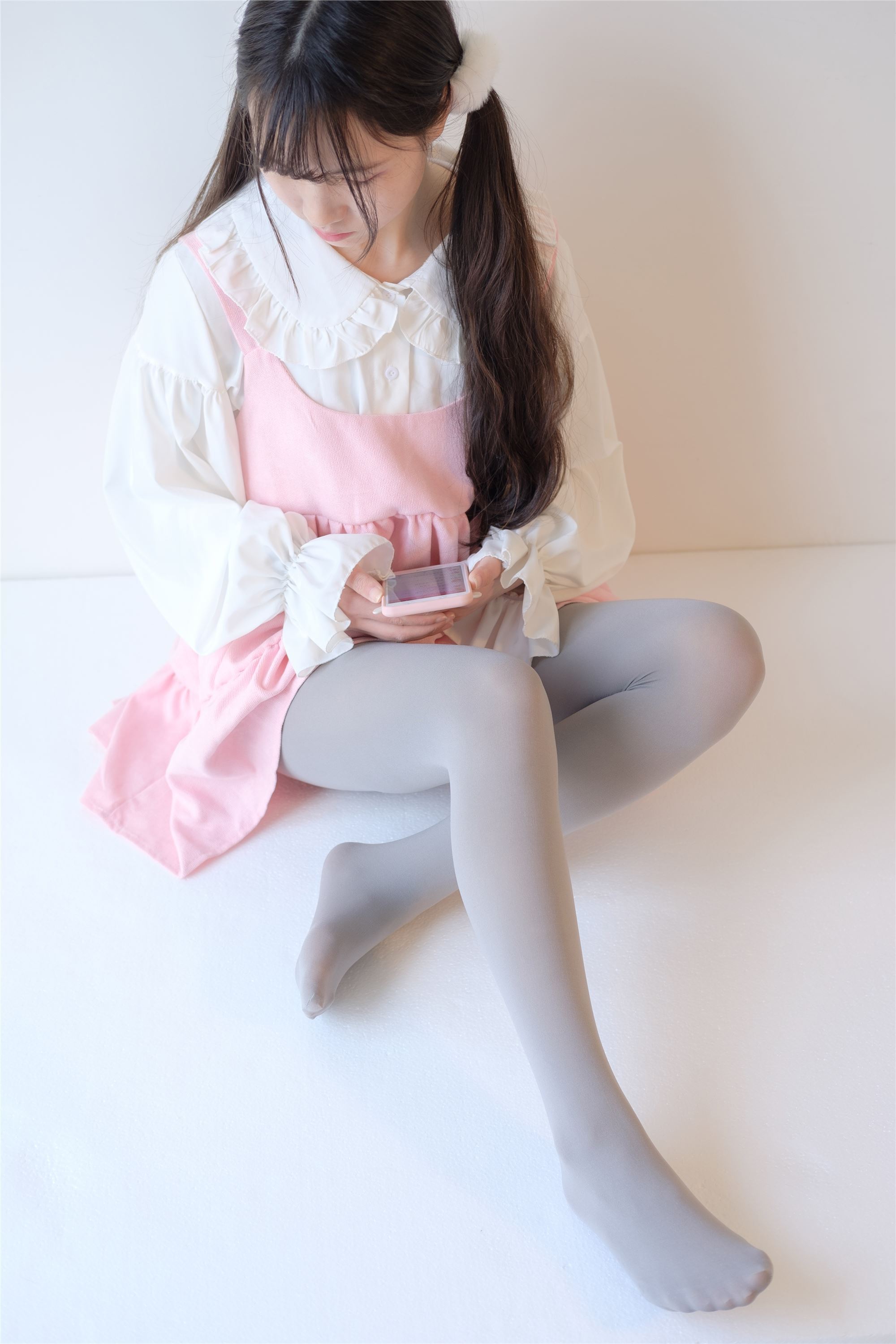 [森萝财团]萝莉丝足写真 X-015