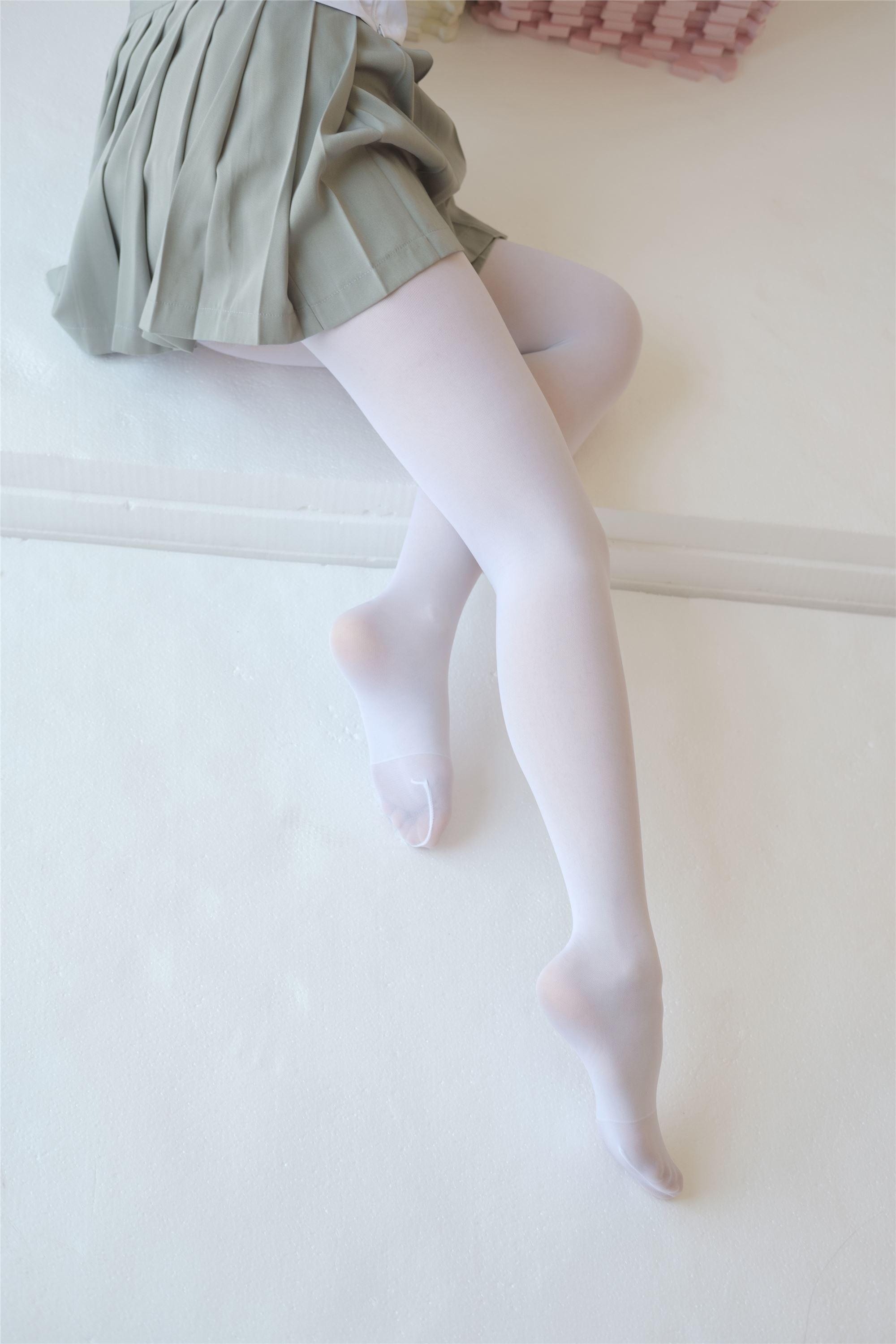 [森萝财团]萝莉丝足写真 X-016