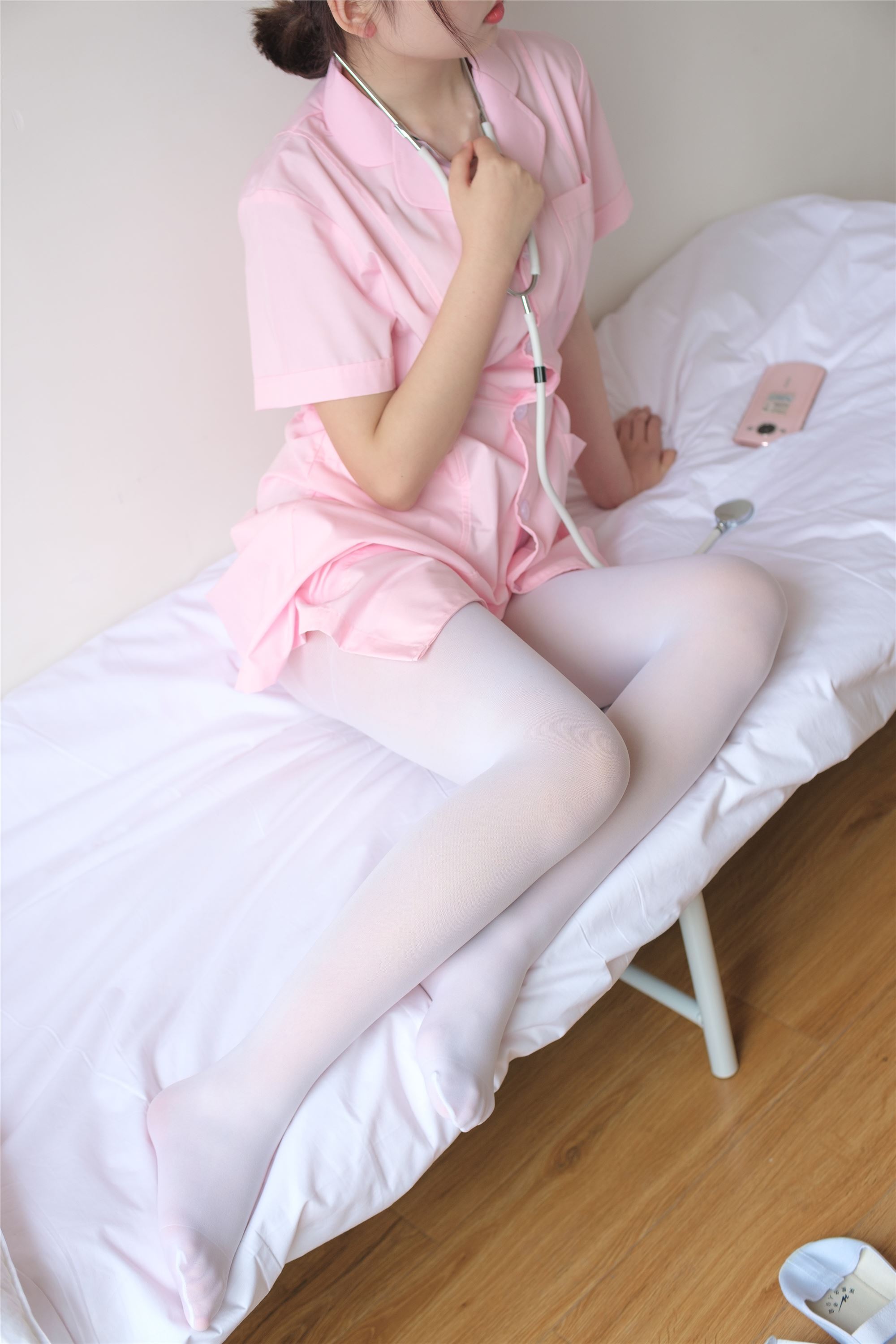 [森萝财团]萝莉丝足写真 X-021