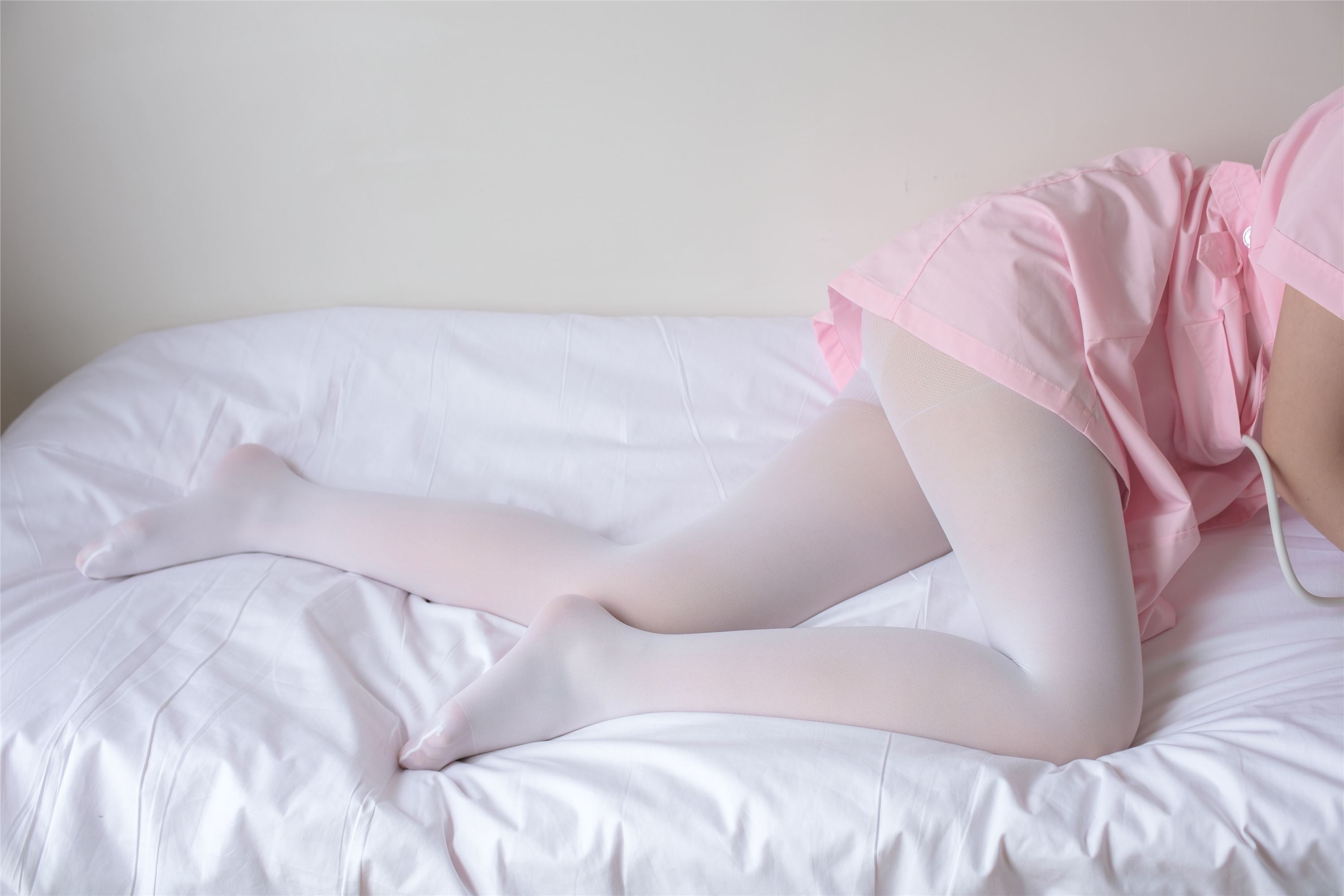 [森萝财团]萝莉丝足写真 X-021