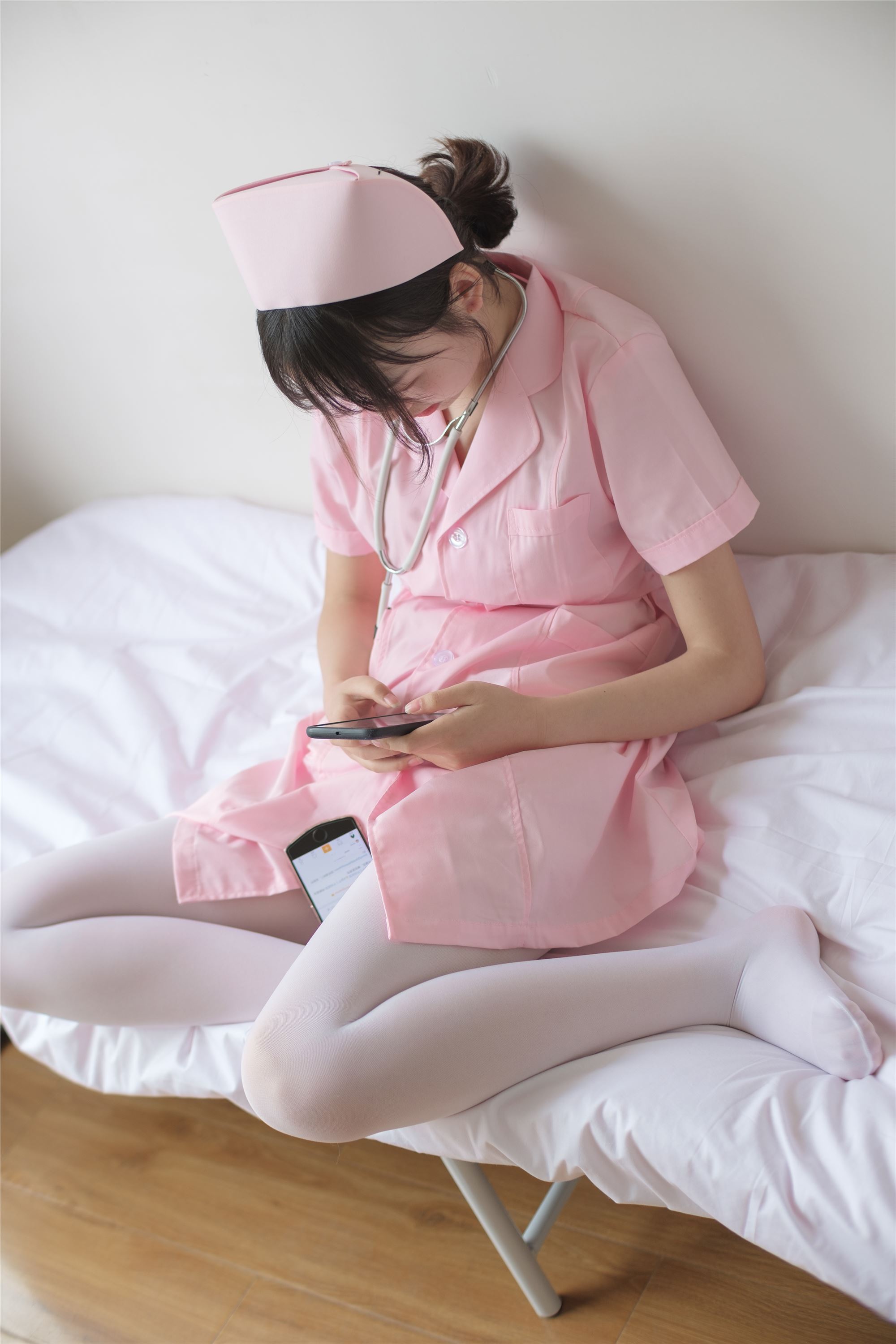 [森萝财团]萝莉丝足写真 X-021