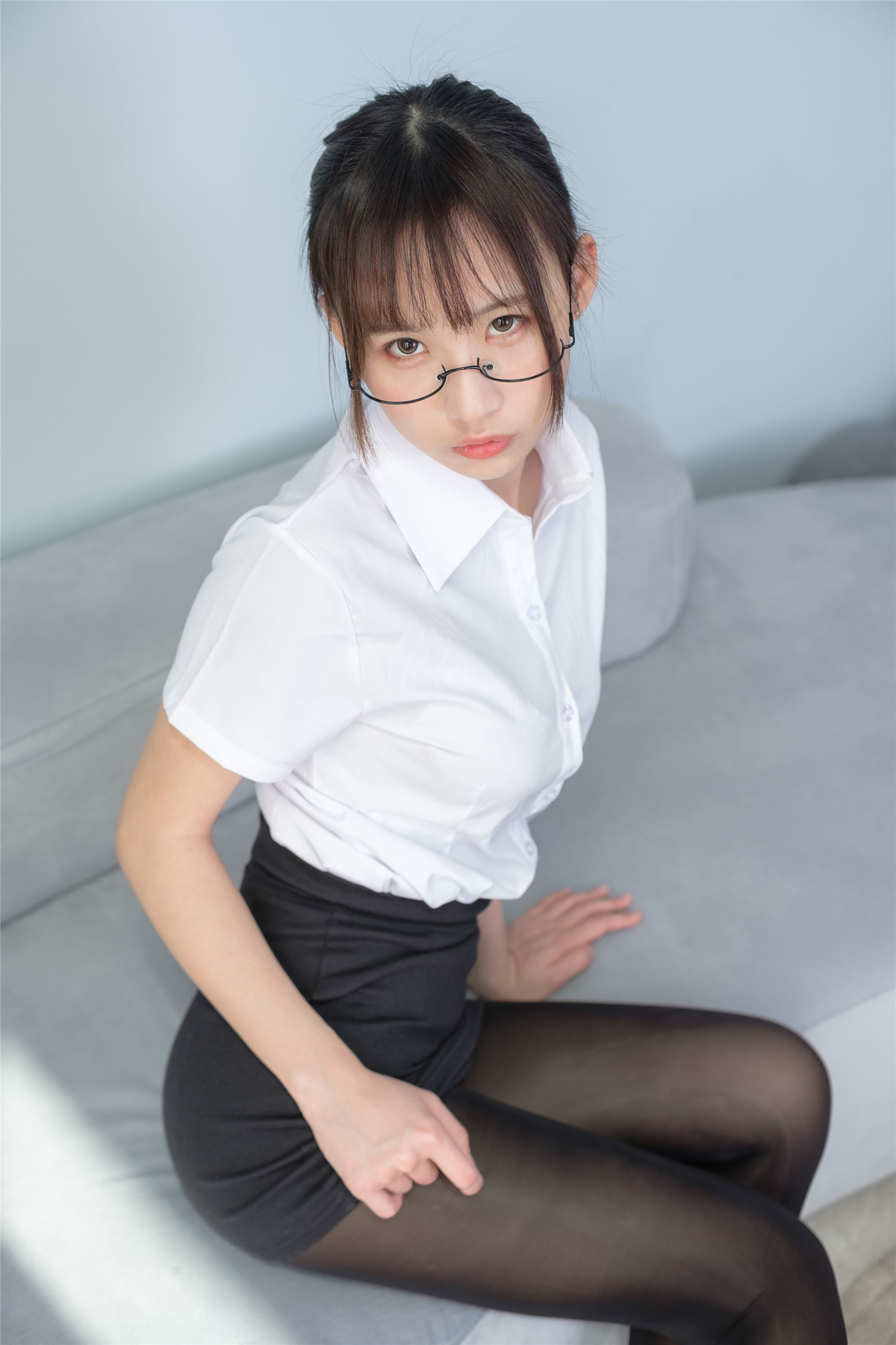 [森萝财团]萝莉丝足写真 X-023