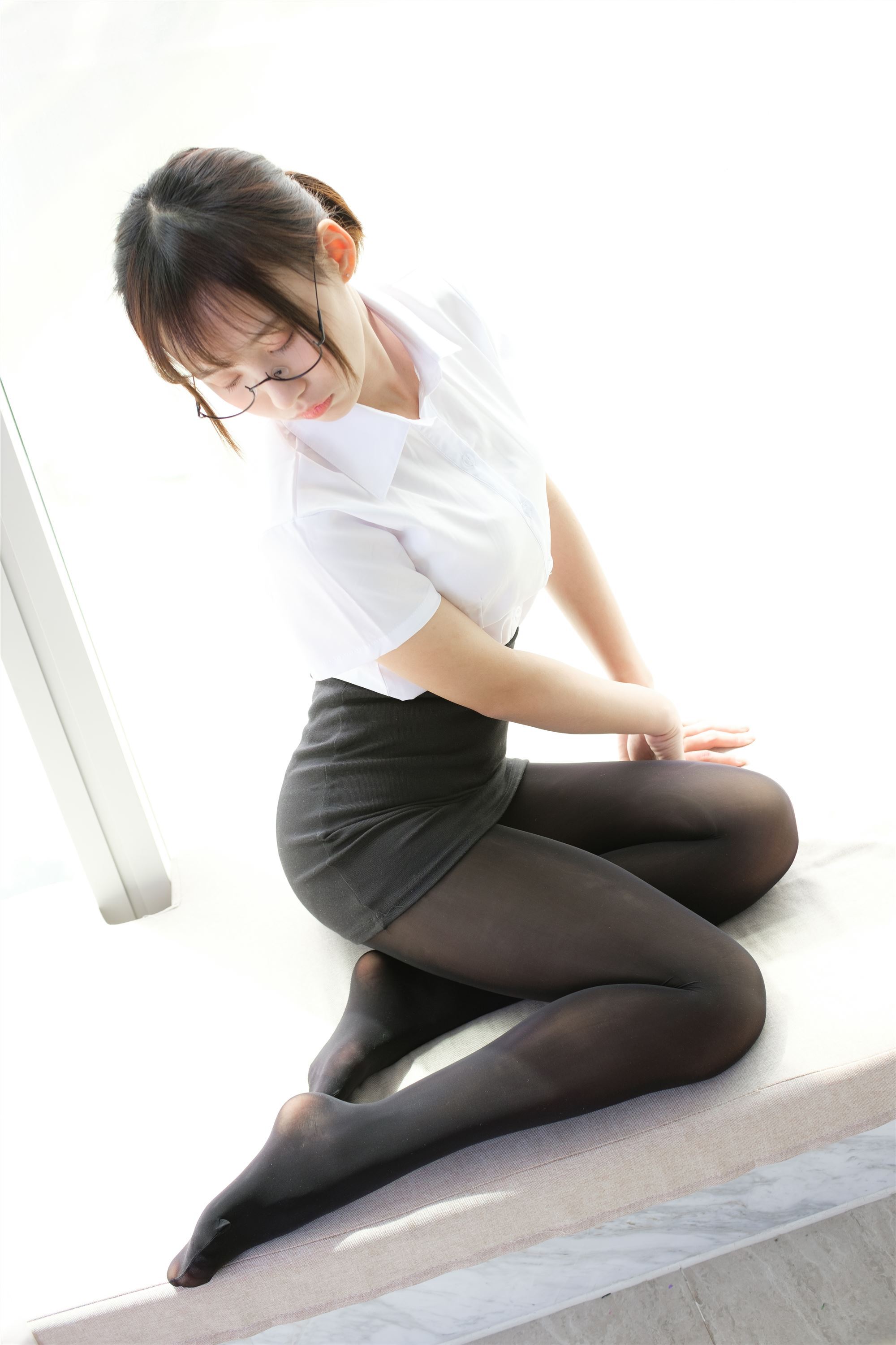 [森萝财团]萝莉丝足写真 X-023