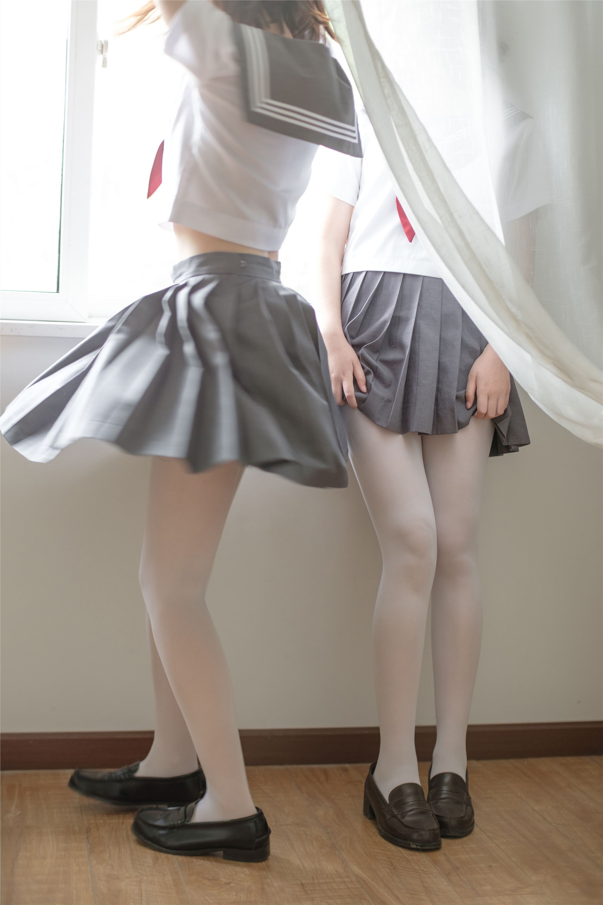 [森萝财团]萝莉丝足写真 X-025