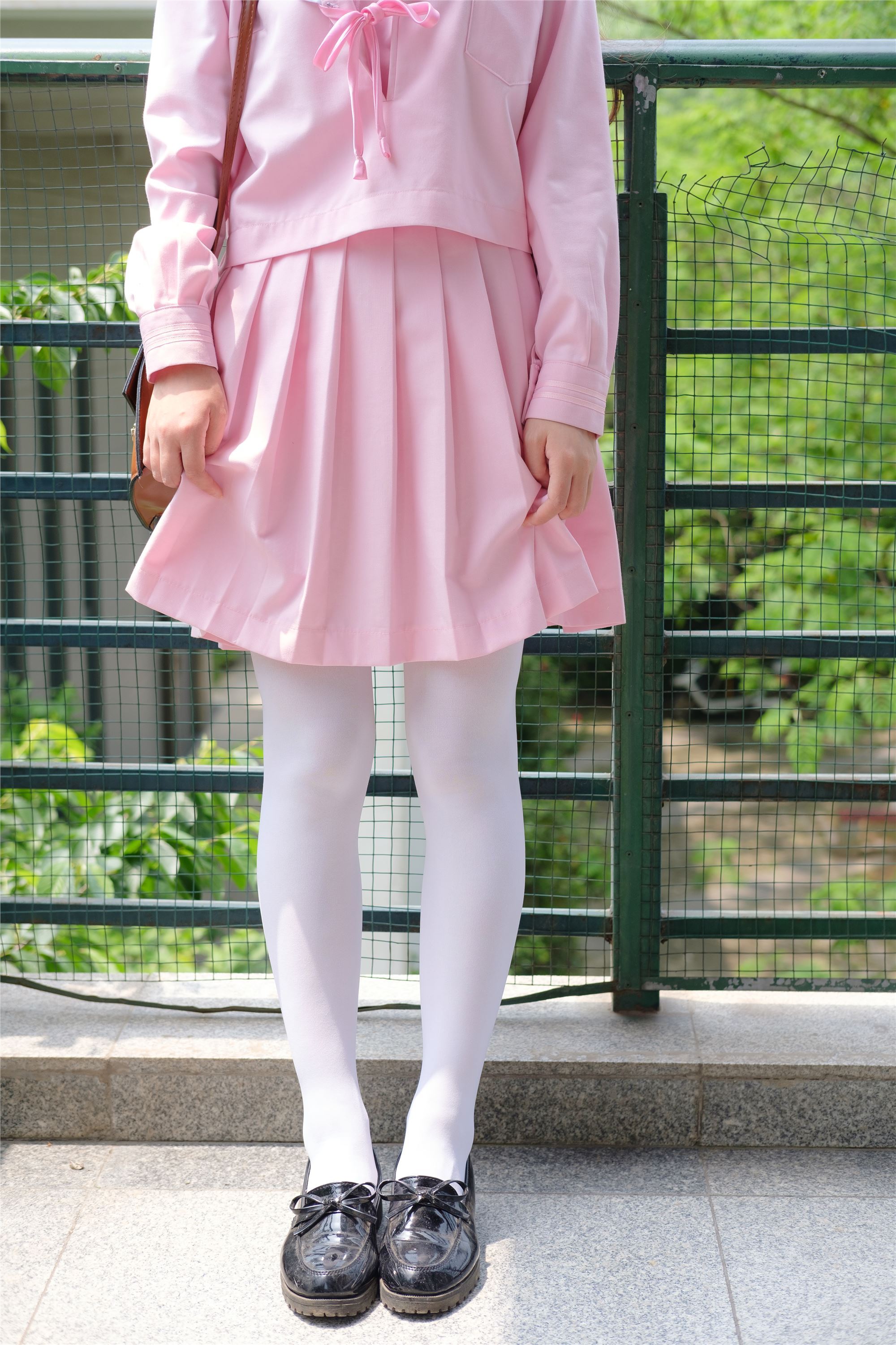 [森萝财团]萝莉丝足写真 X-026