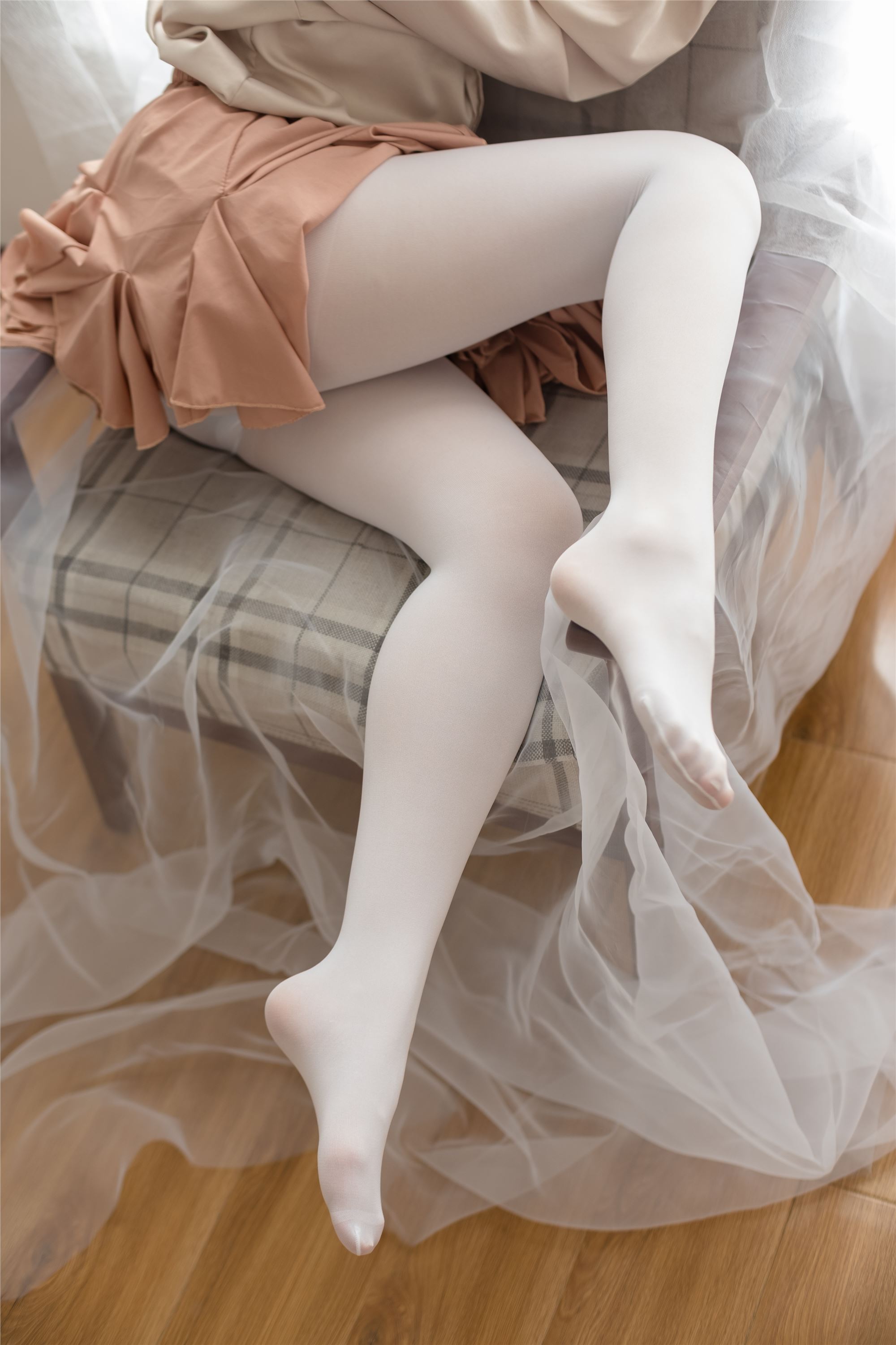 [森萝财团]萝莉丝足写真 X-029