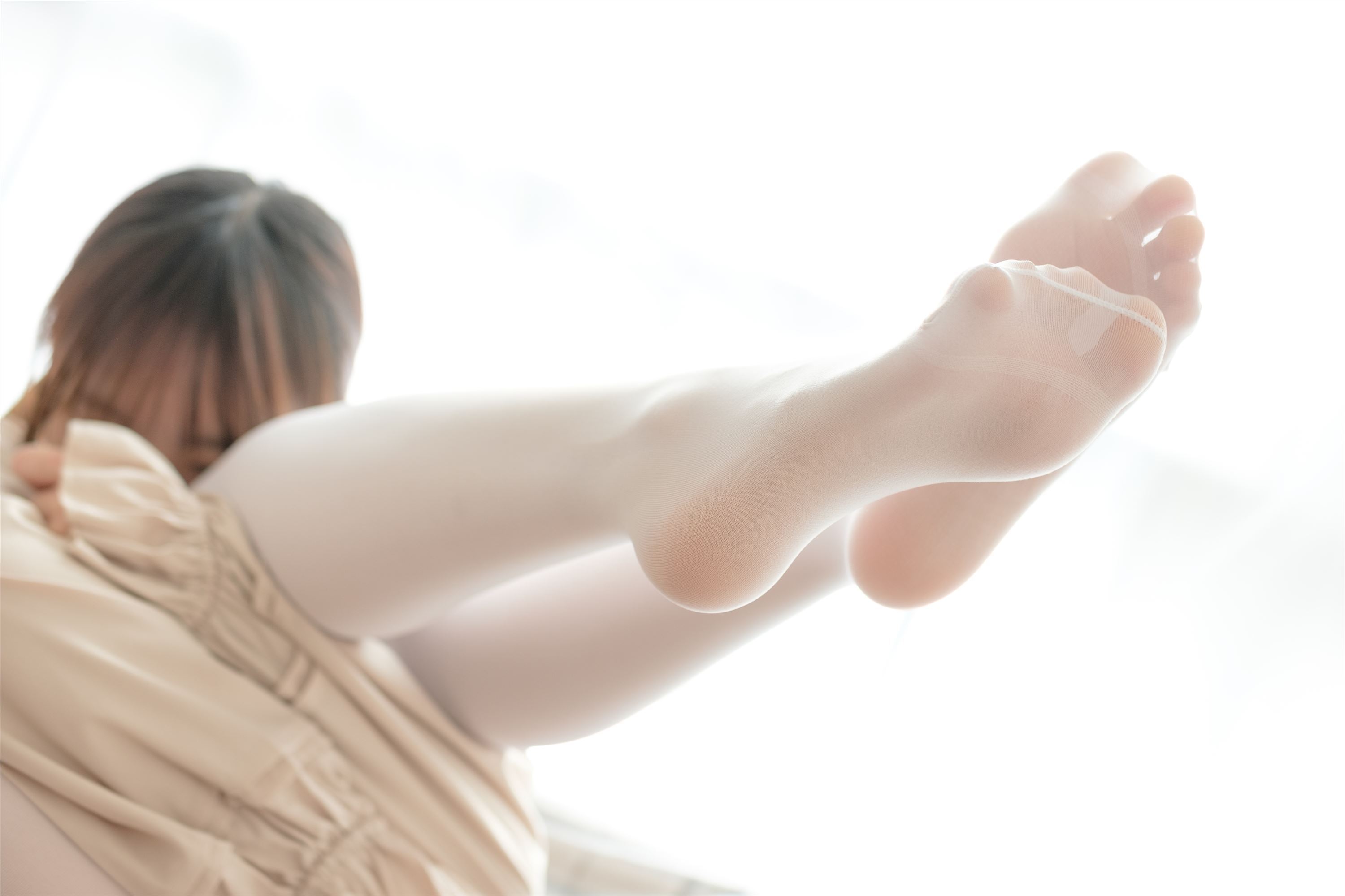 [森萝财团]萝莉丝足写真 X-029