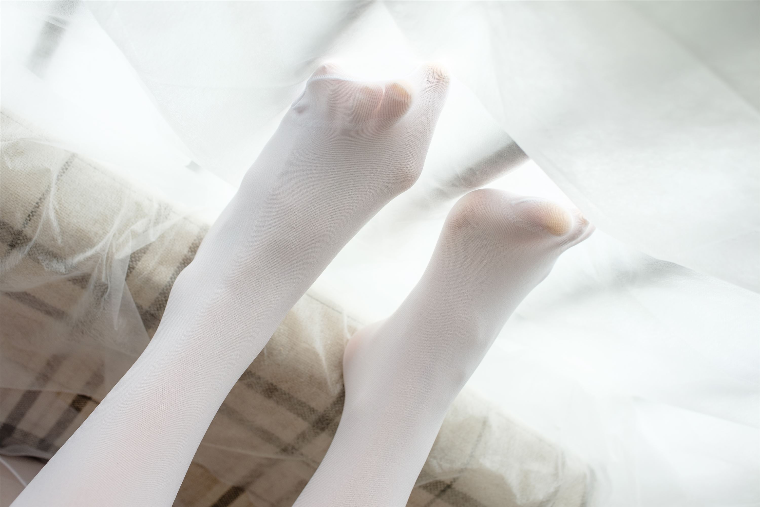 [森萝财团]萝莉丝足写真 X-029