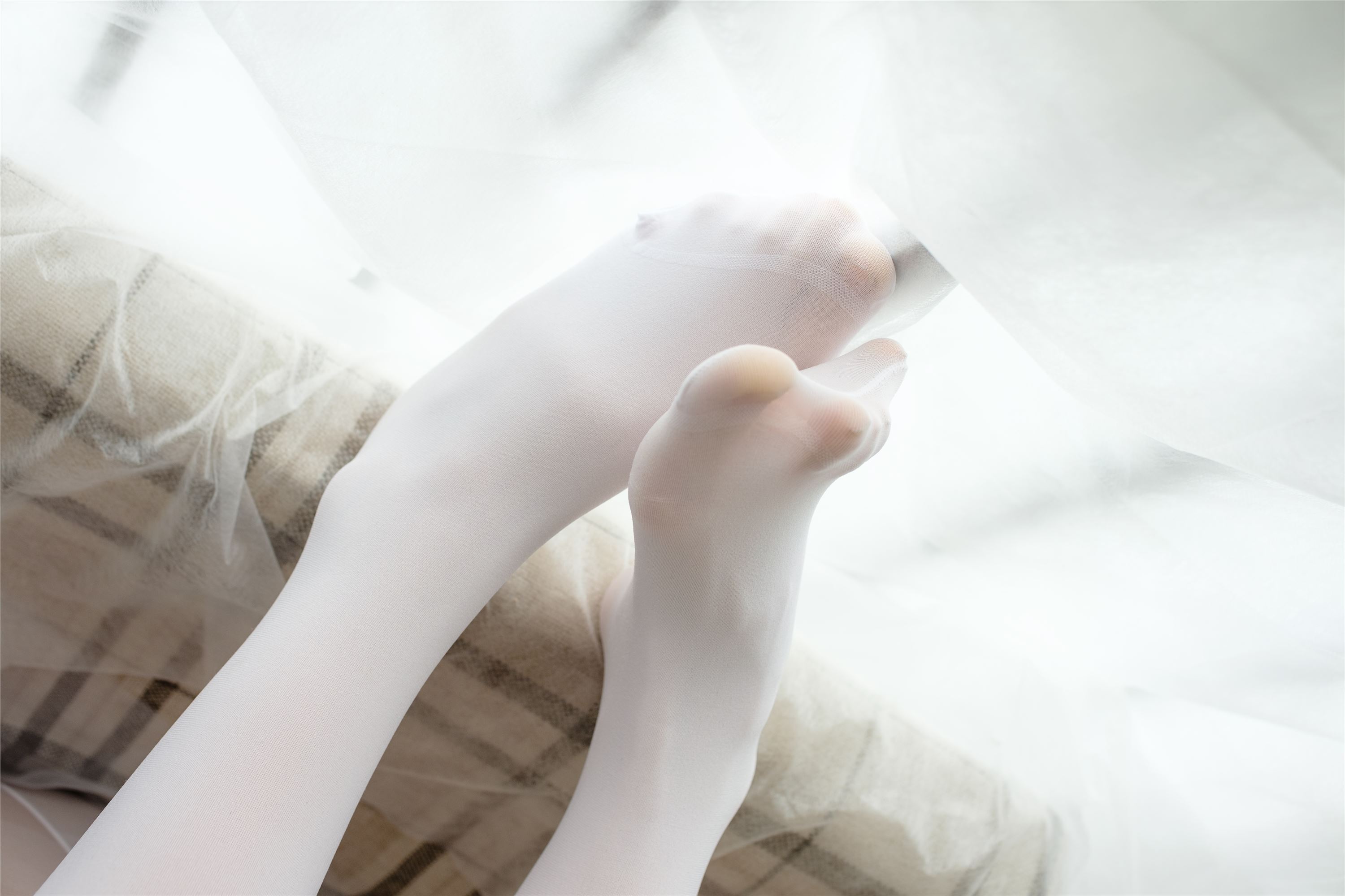 [森萝财团]萝莉丝足写真 X-029