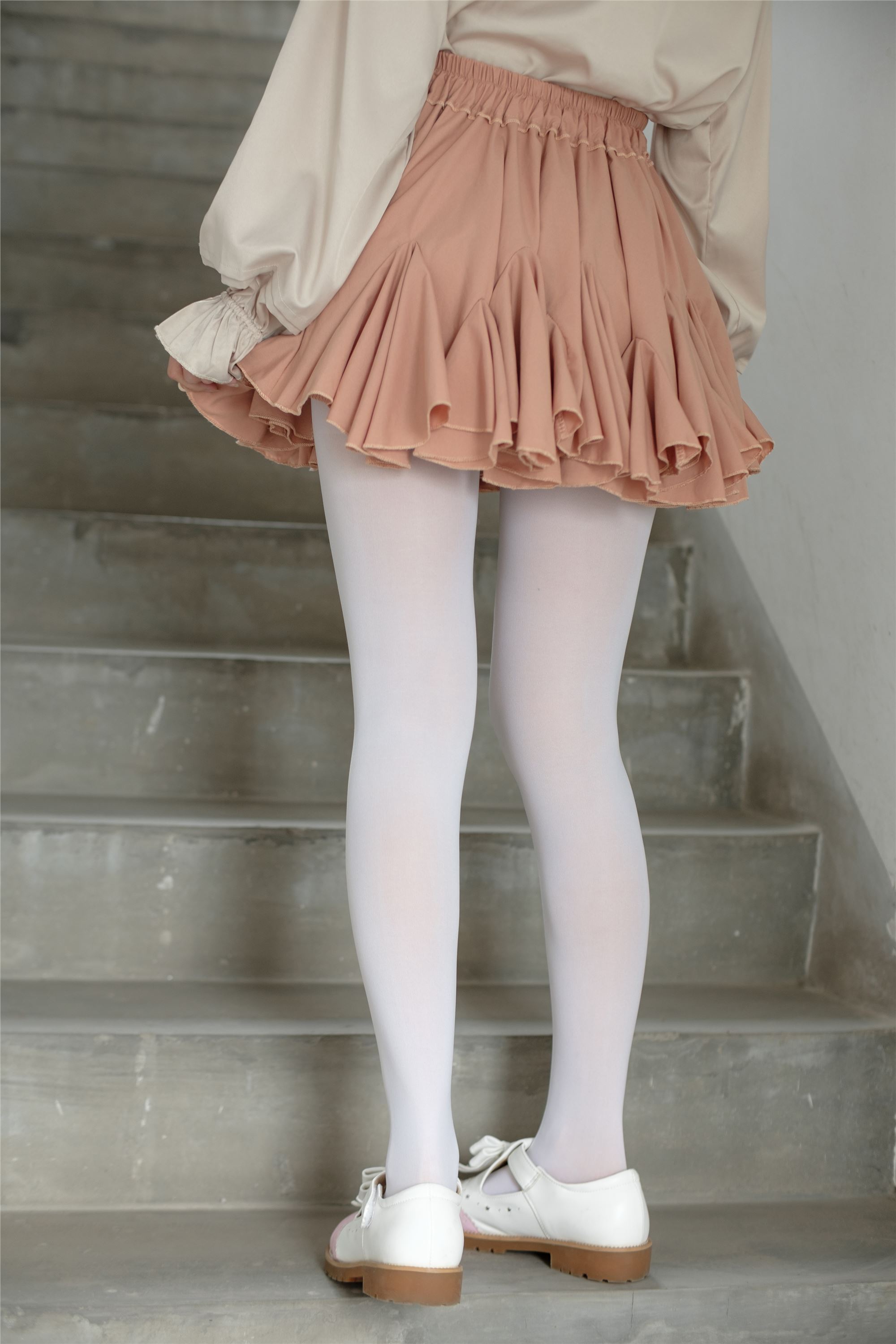 [森萝财团]萝莉丝足写真 X-029