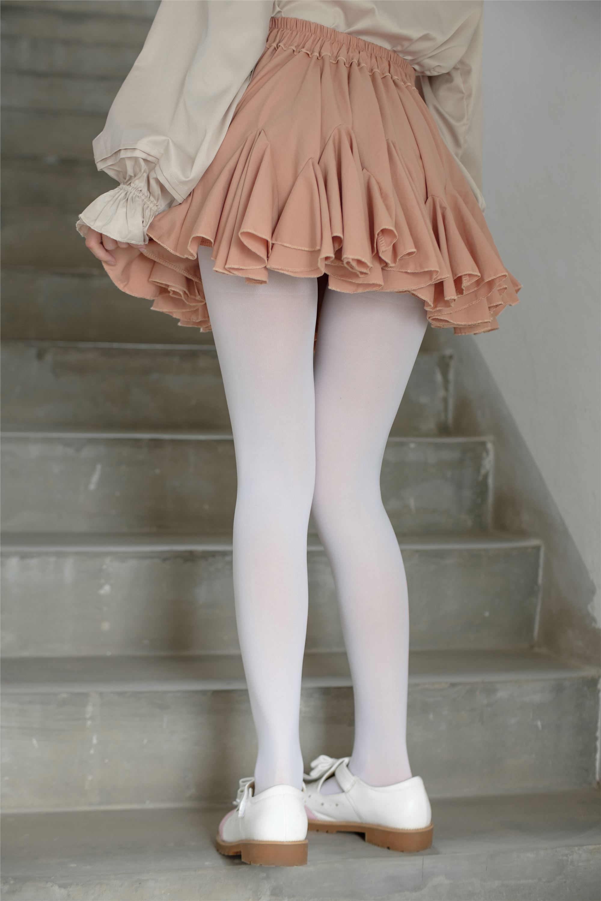 [森萝财团]萝莉丝足写真 X-029