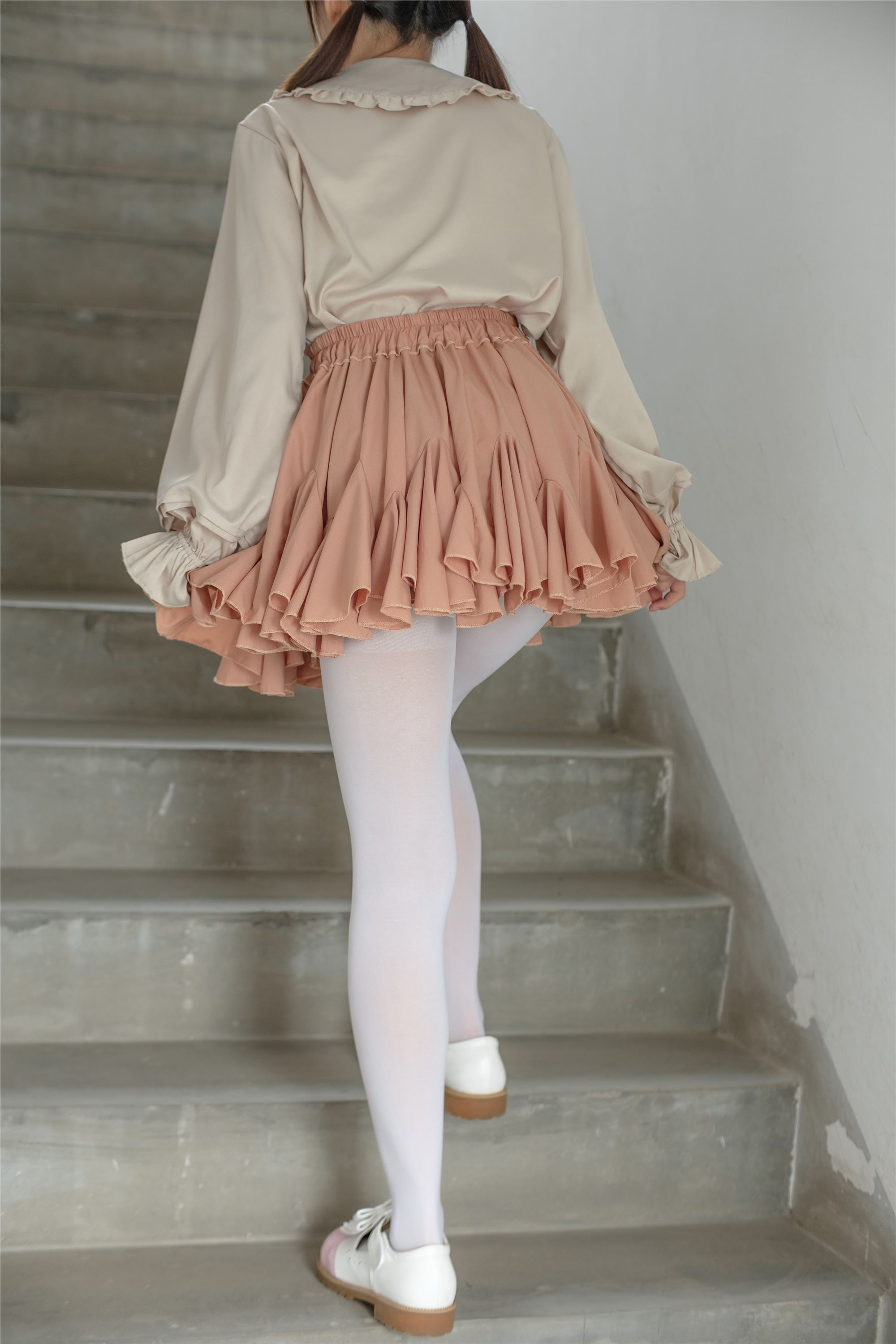 [森萝财团]萝莉丝足写真 X-029