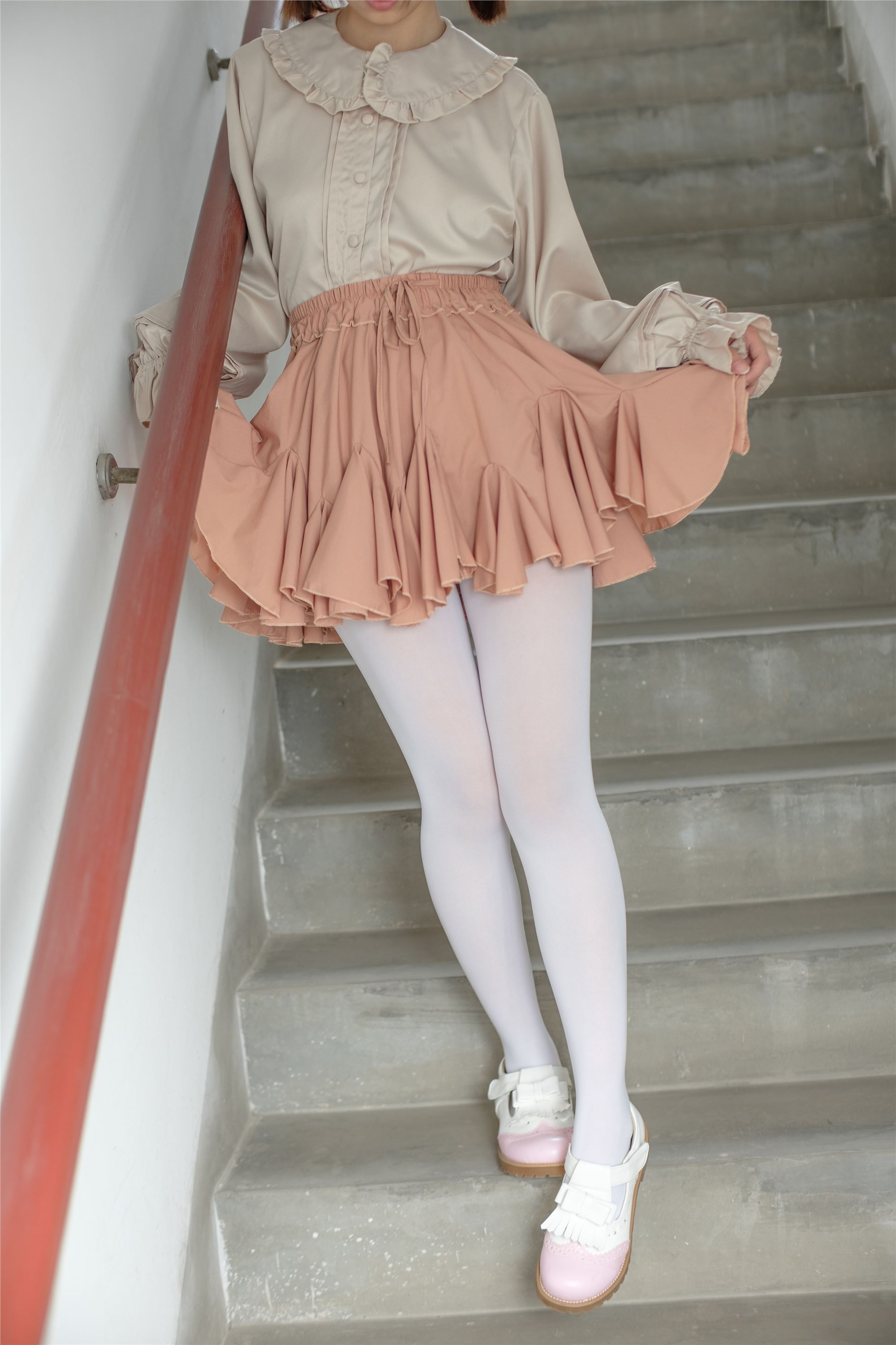 [森萝财团]萝莉丝足写真 X-029