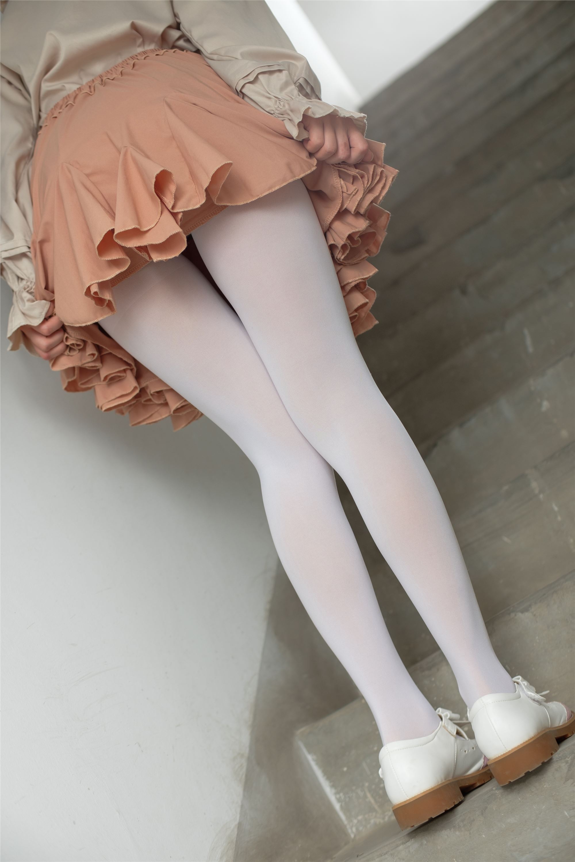 [森萝财团]萝莉丝足写真 X-029