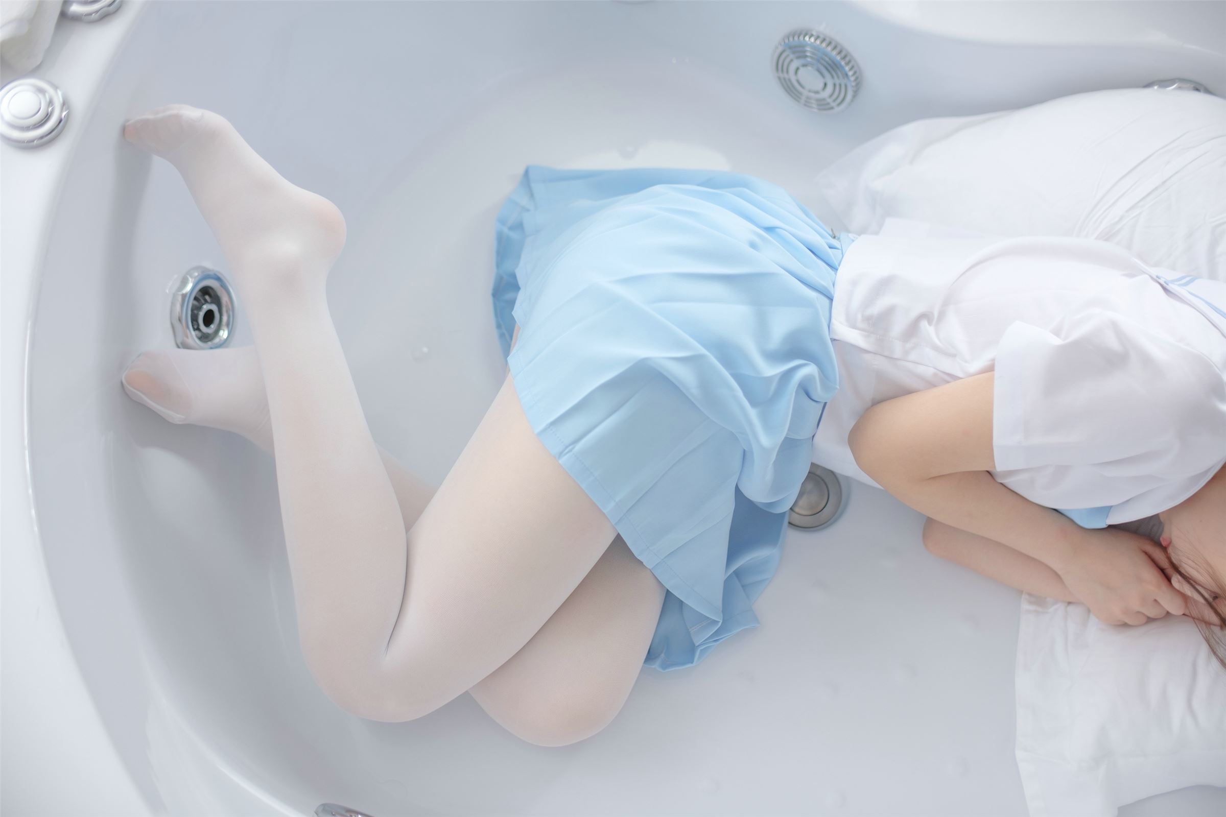 森萝财团写真 - [X-032]